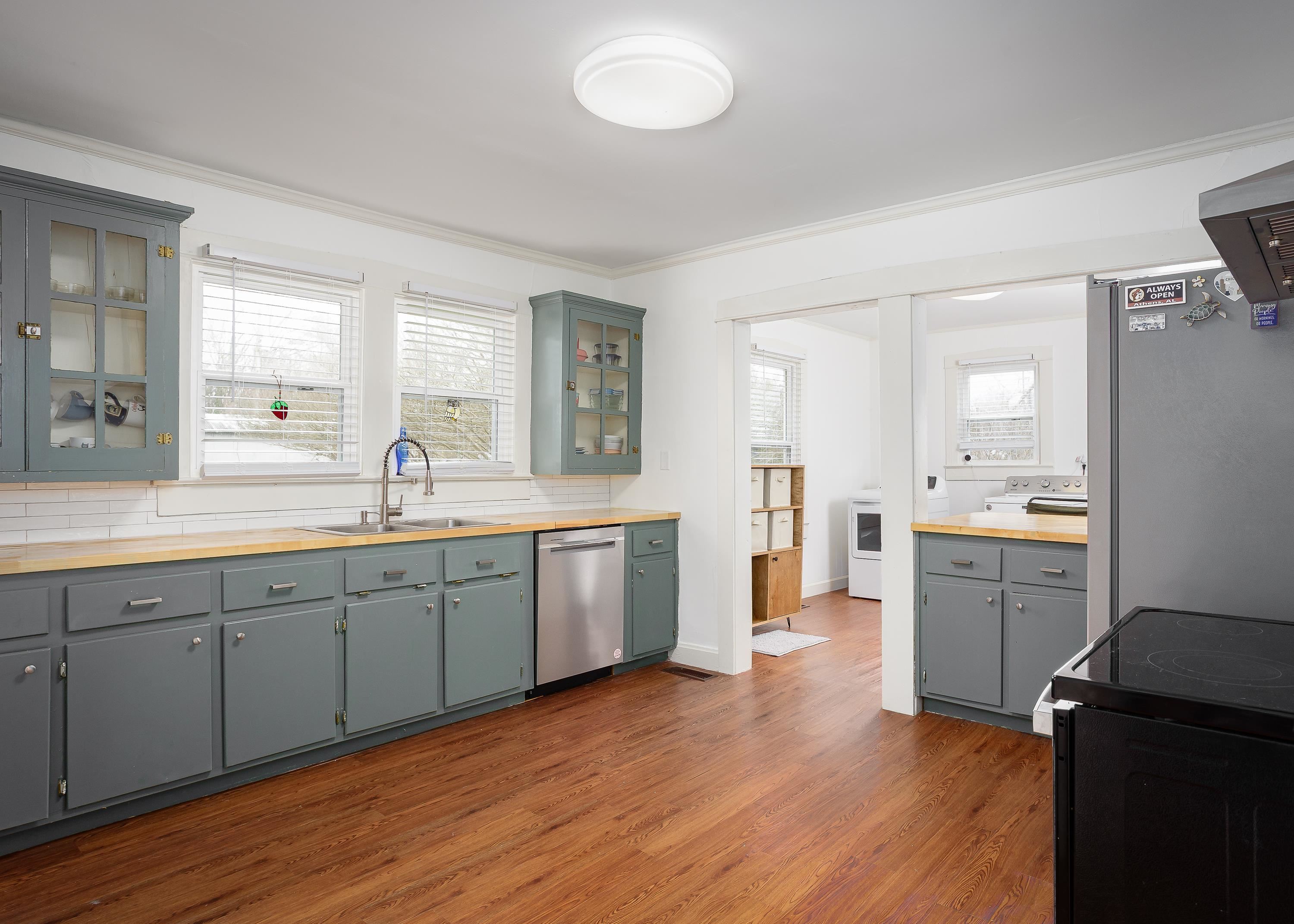 220 Foy Ave