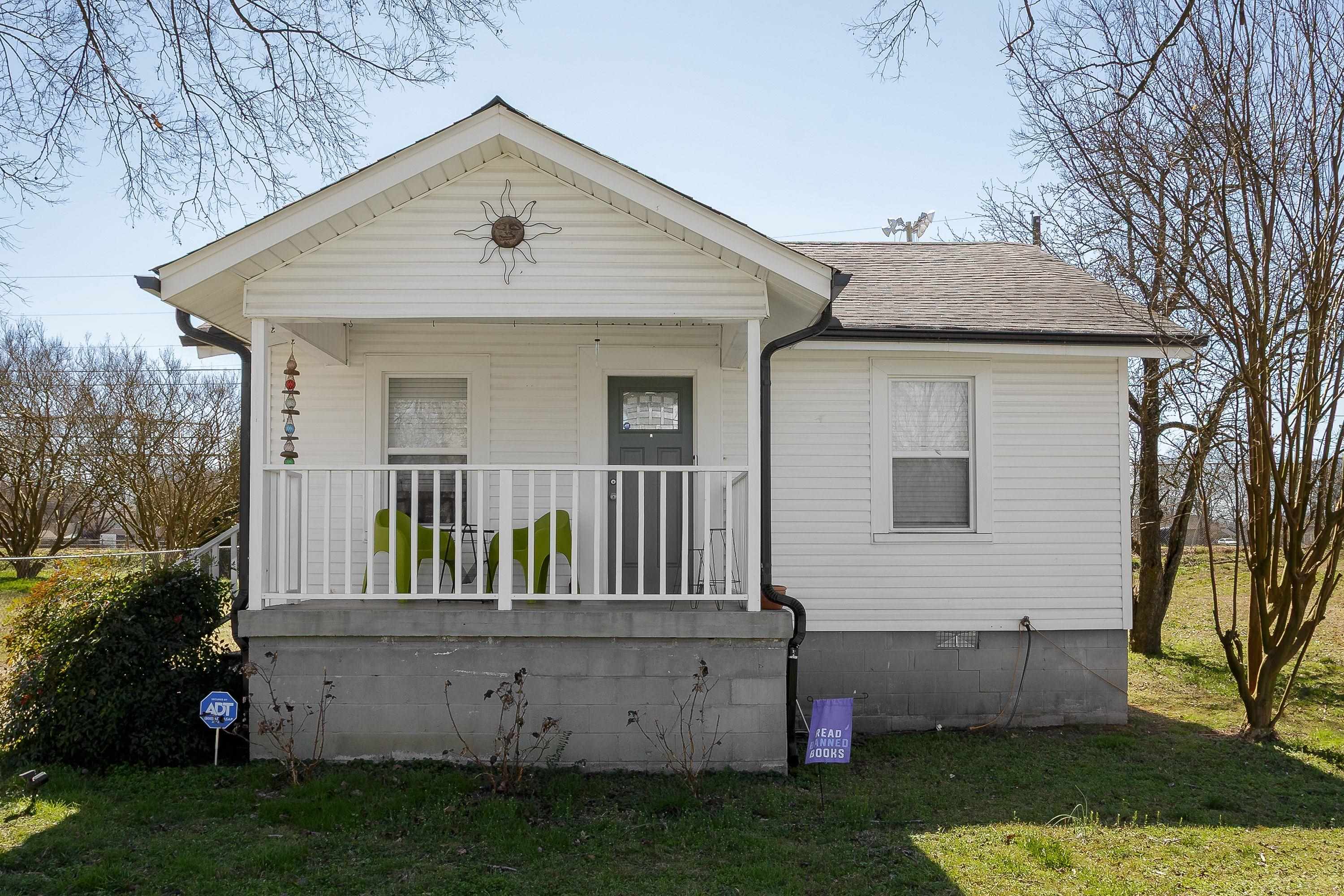 220 Foy Ave