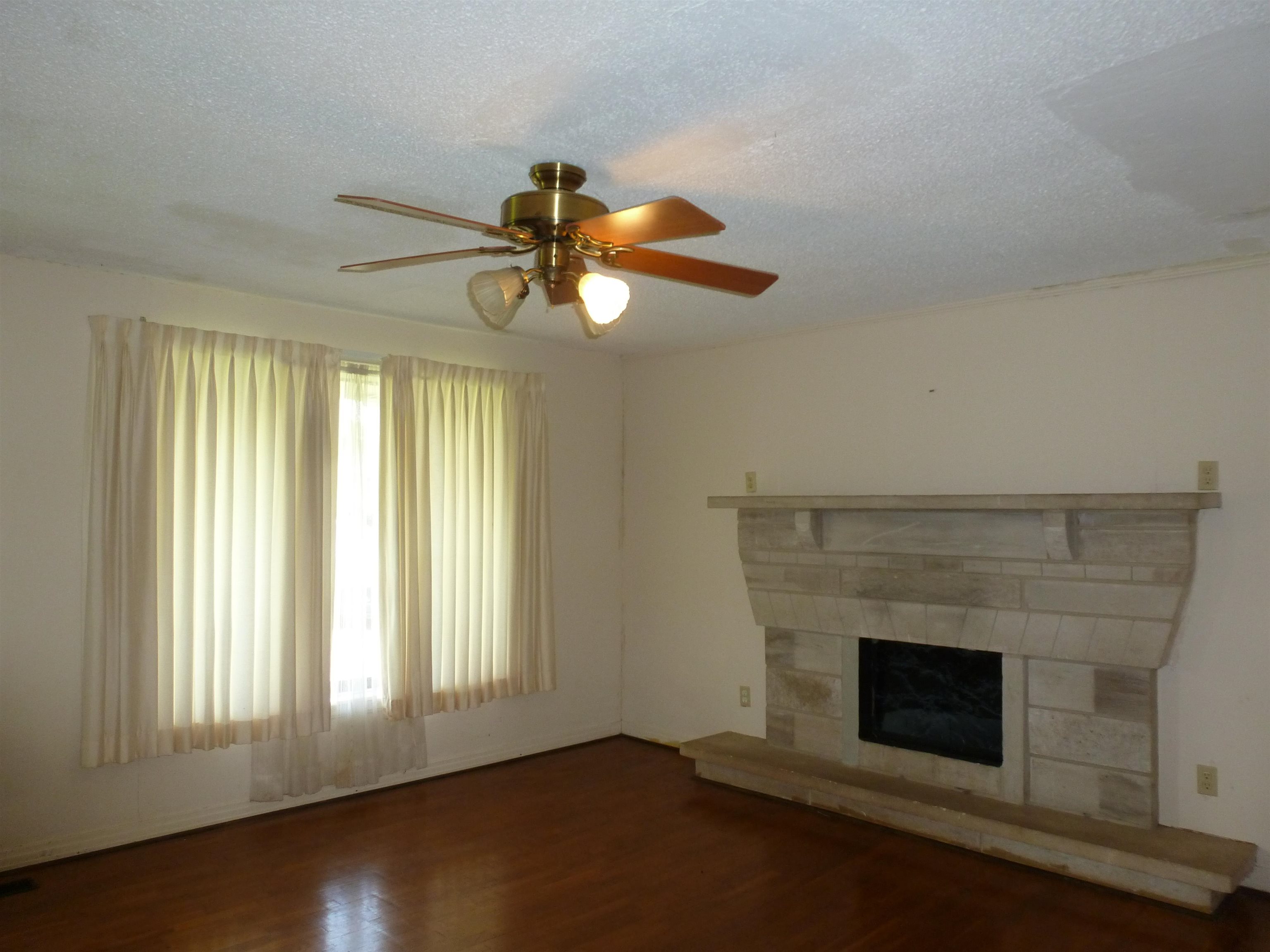 704 Grove Ave