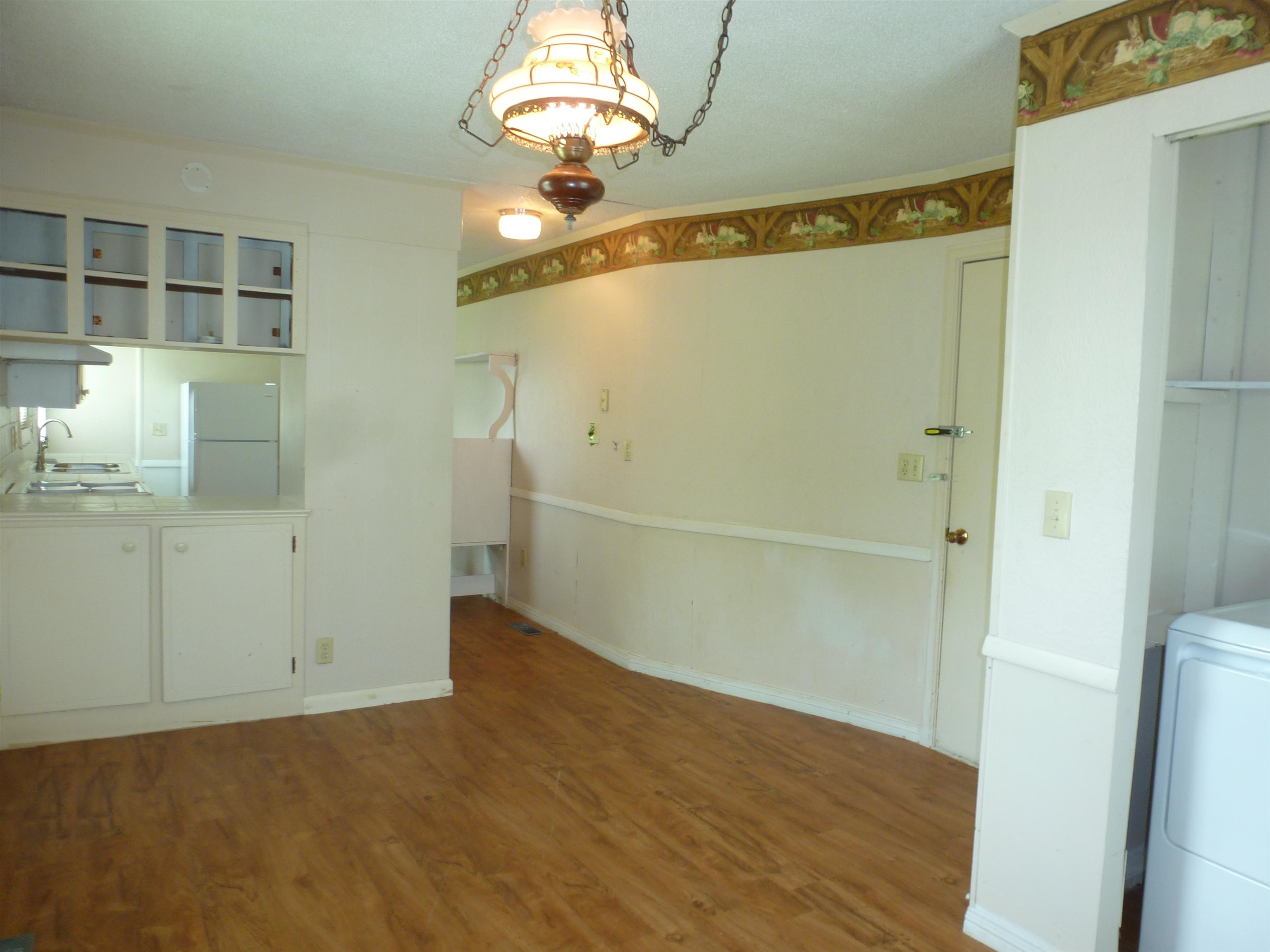 704 Grove Ave