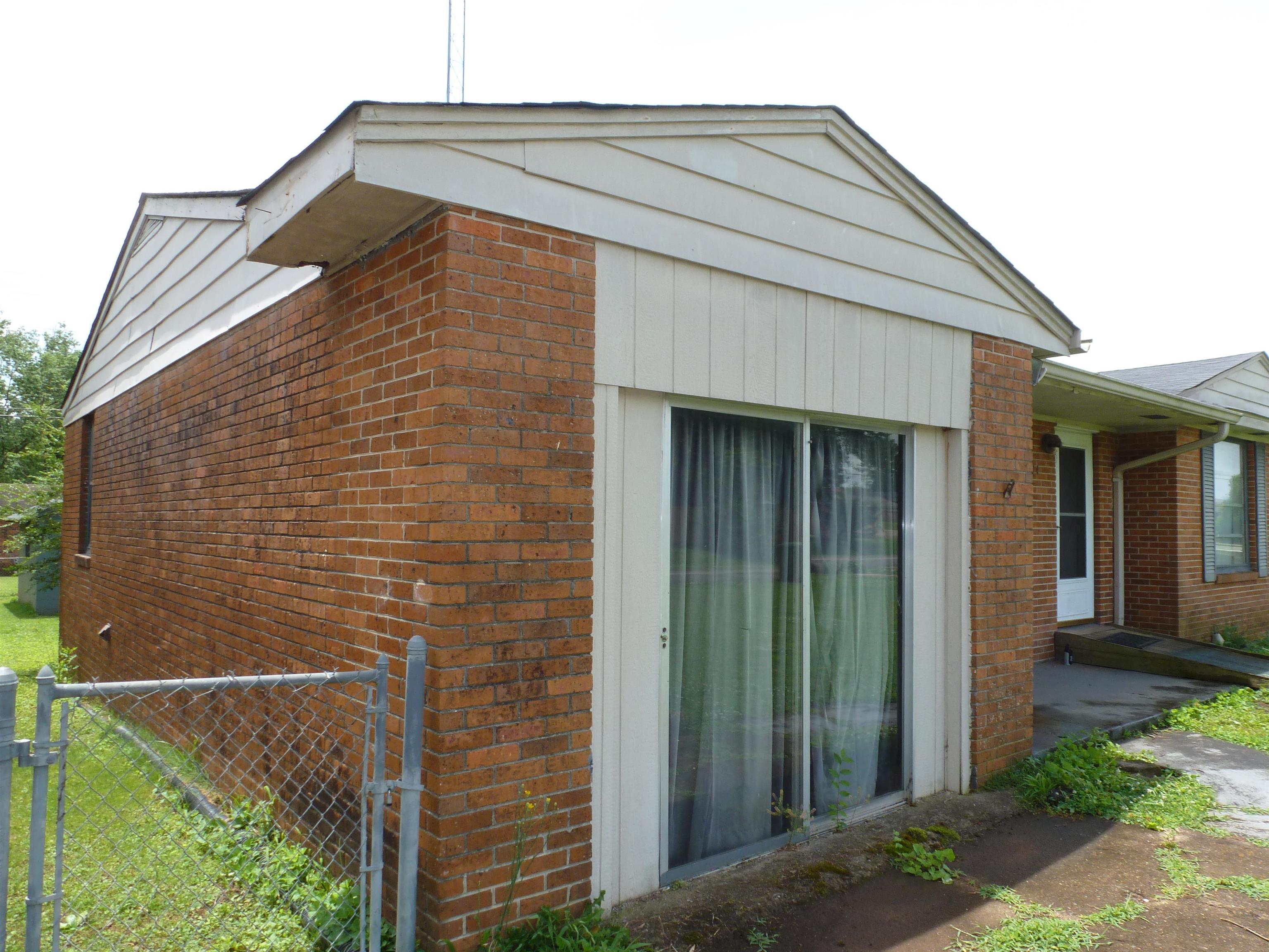 704 Grove Ave