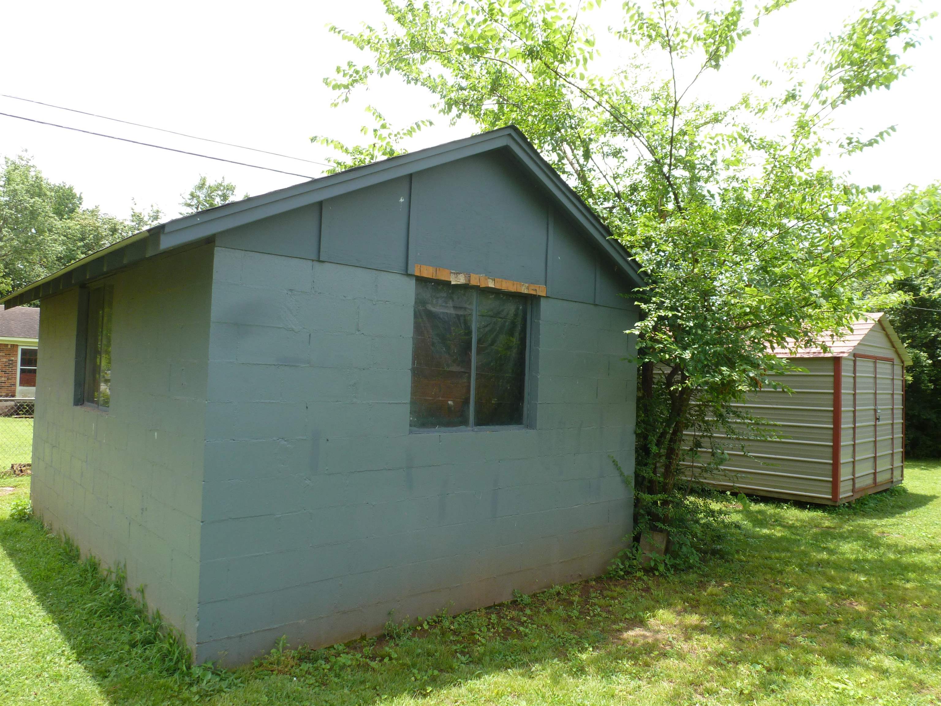 704 Grove Ave