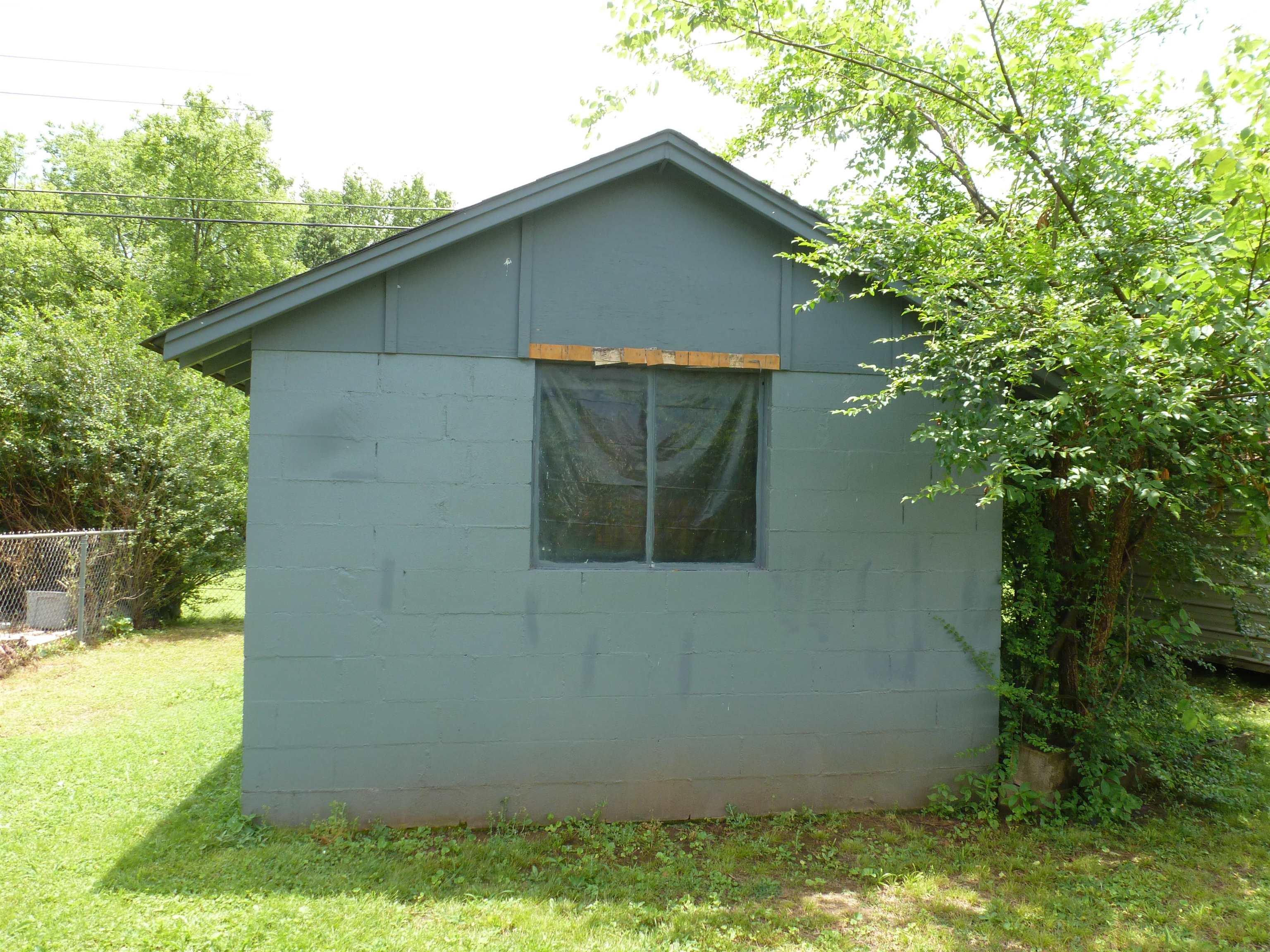 704 Grove Ave