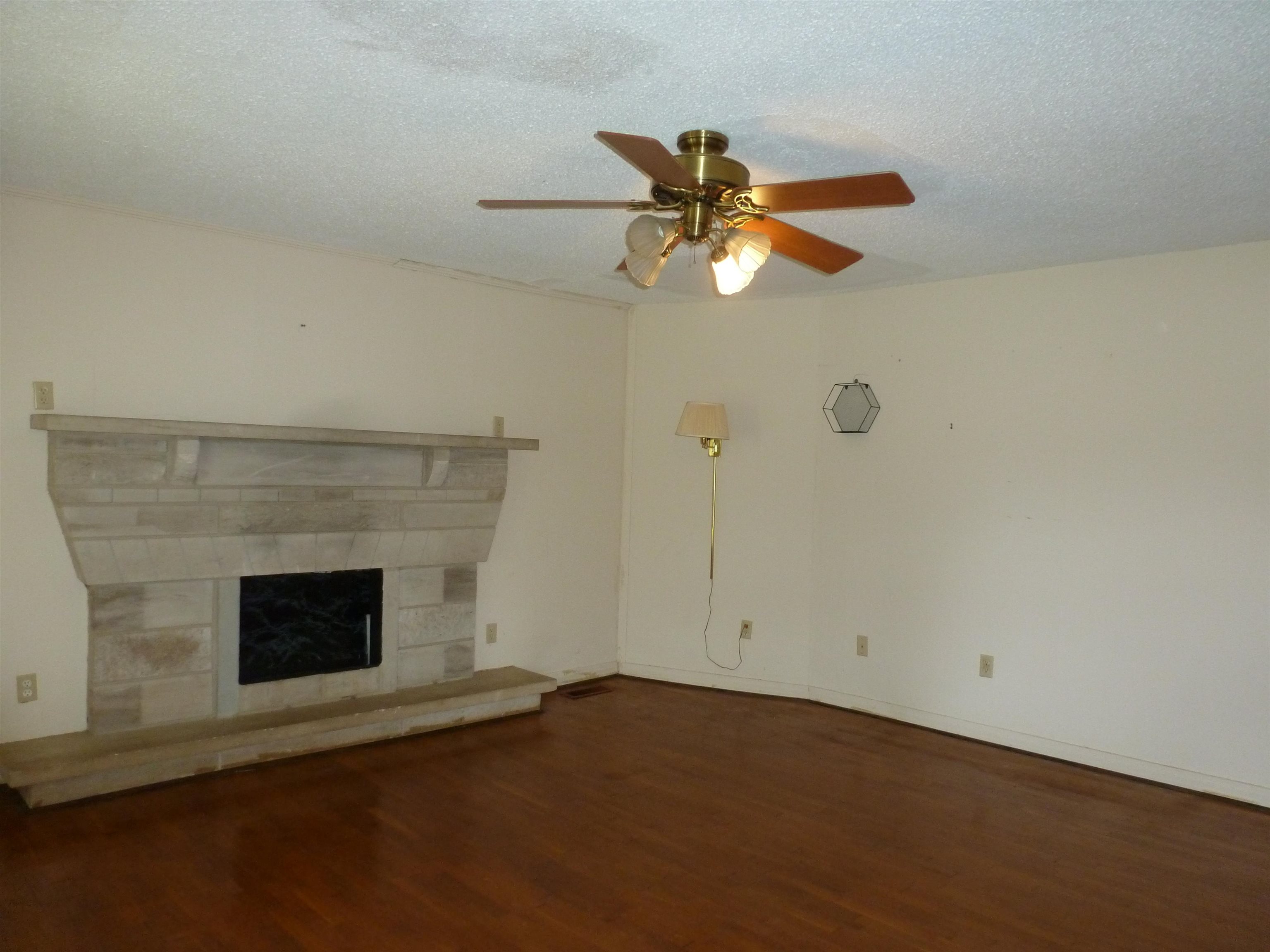 704 Grove Ave