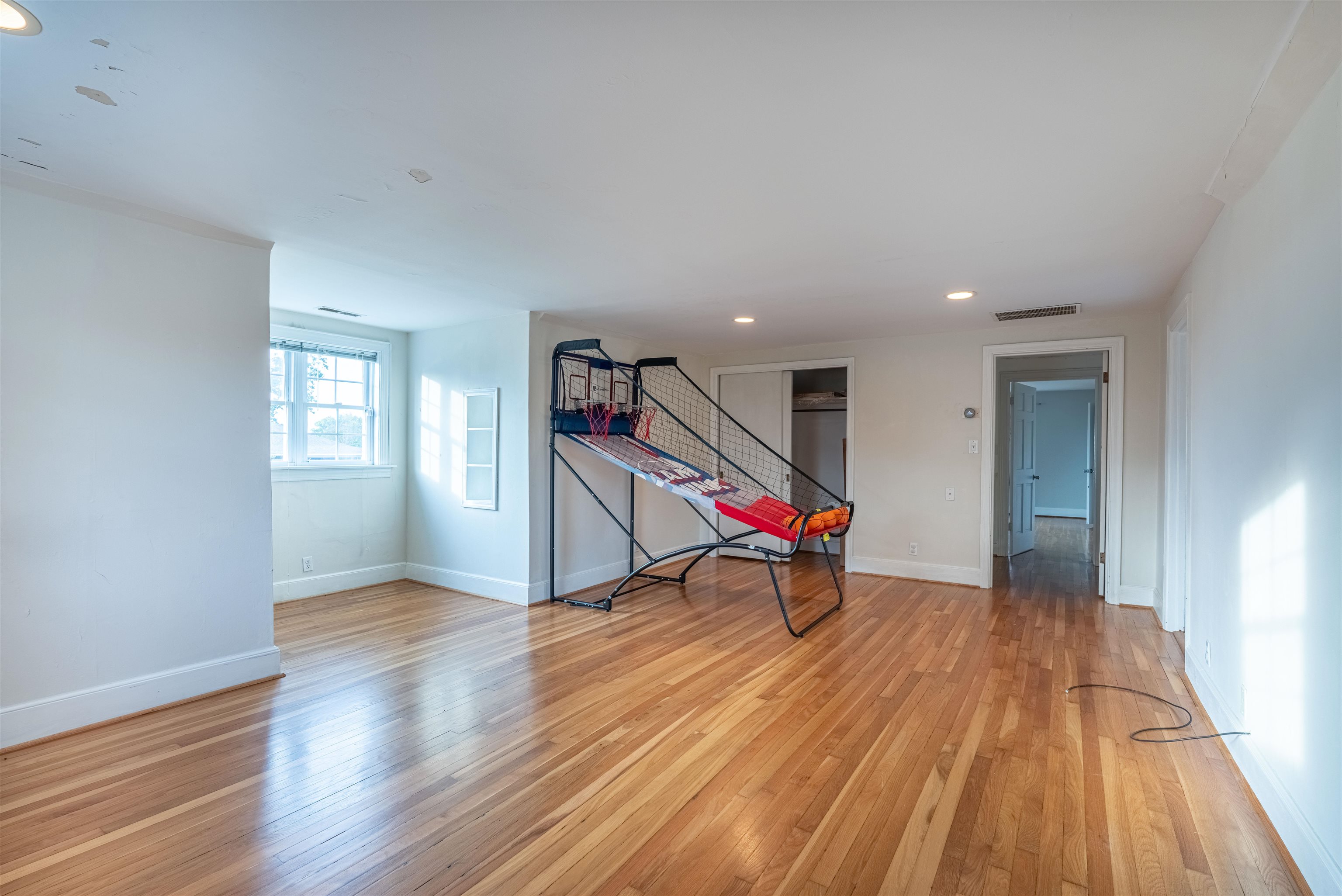 805 River Bluff Dr