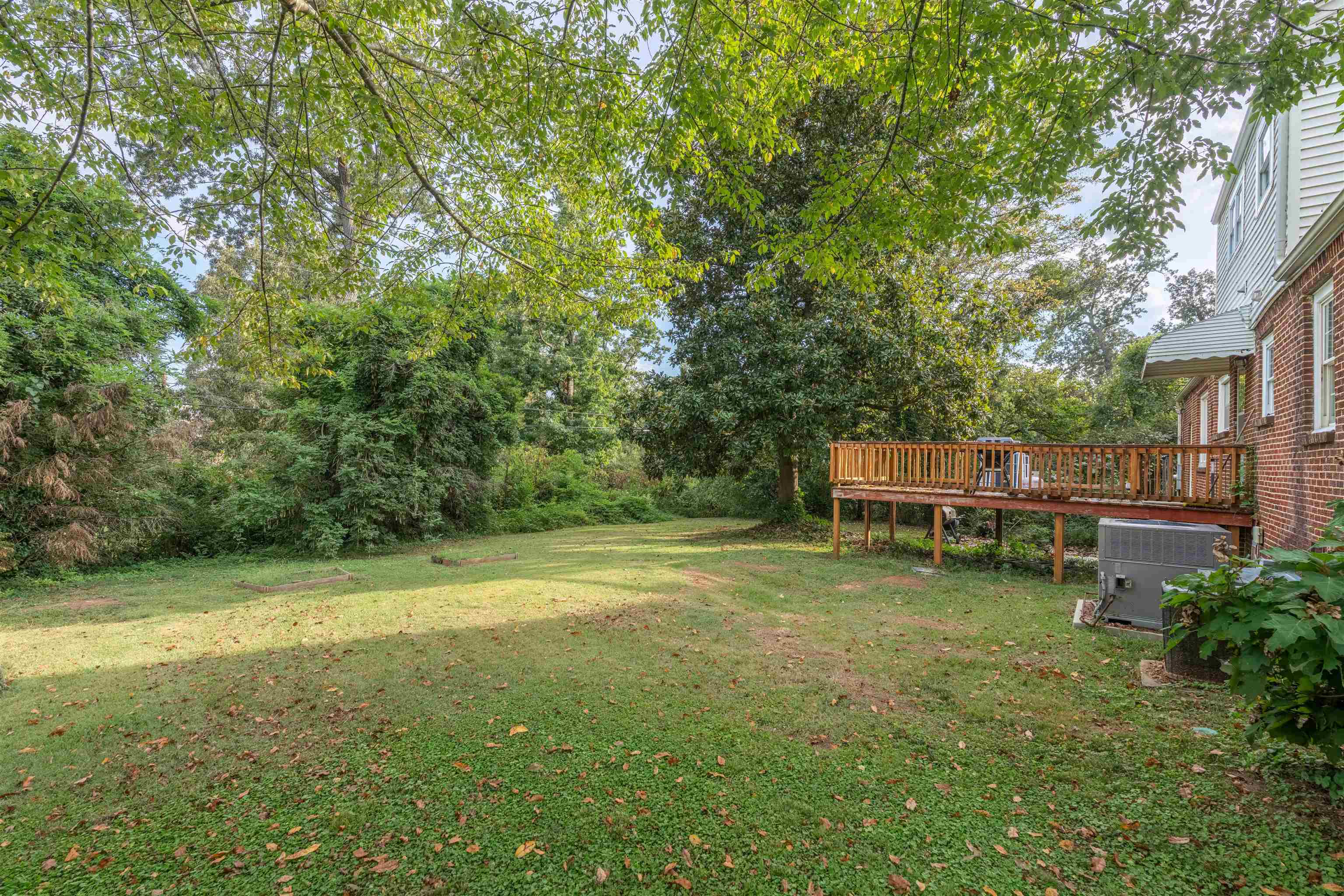 805 River Bluff Dr