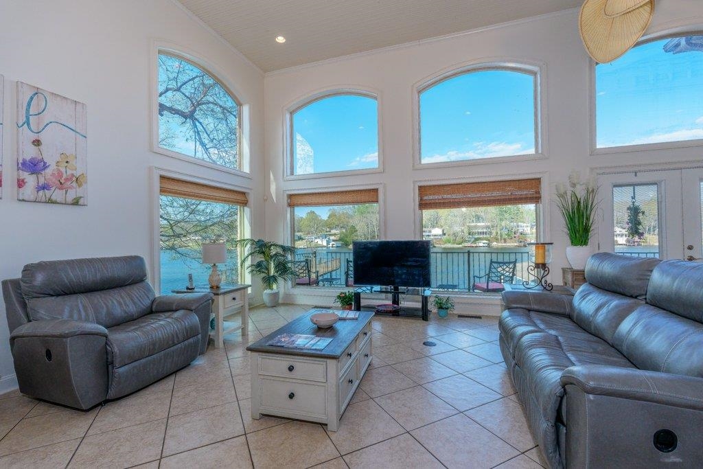331 Carson Rd