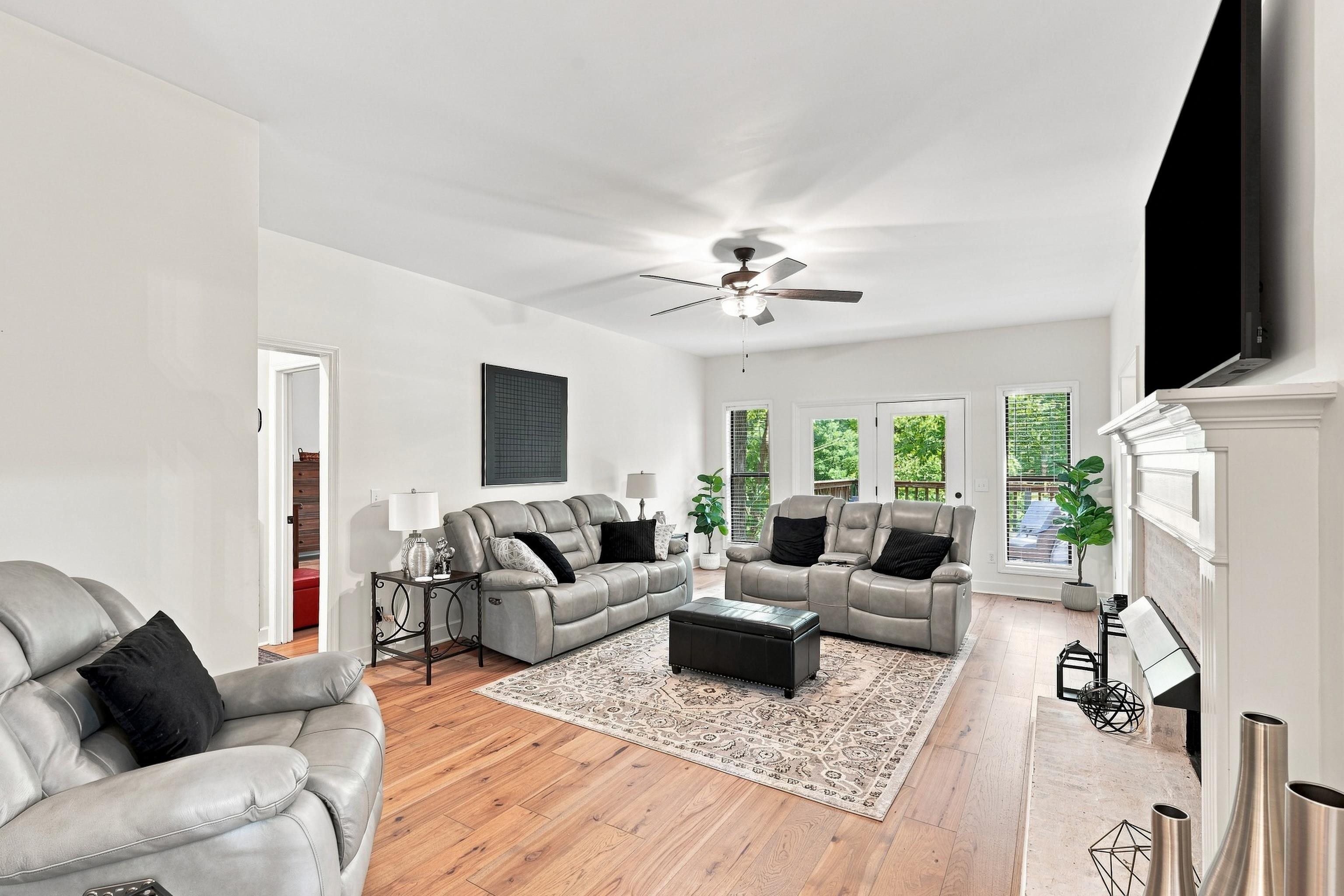 103 East Cv