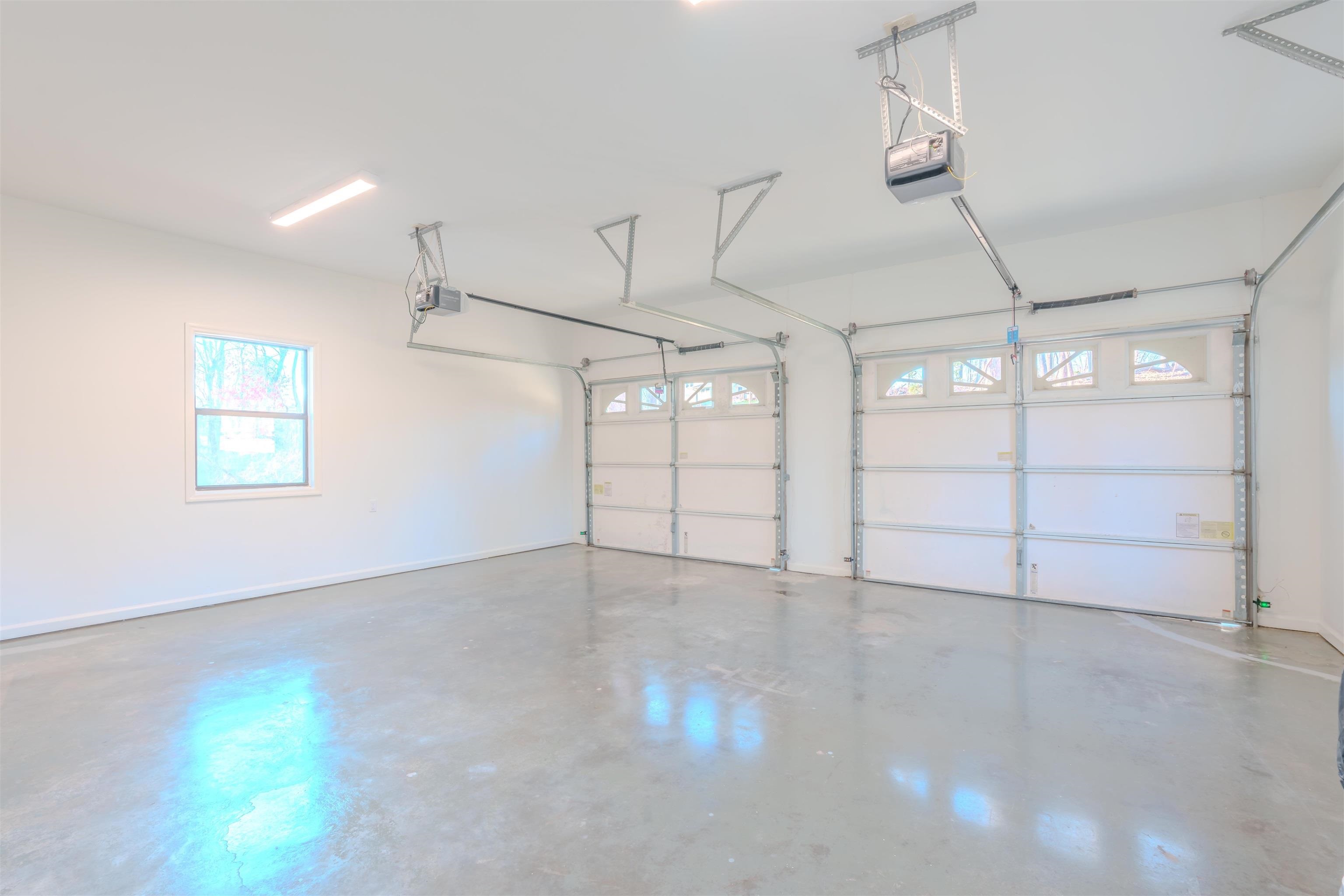 103 East Cv