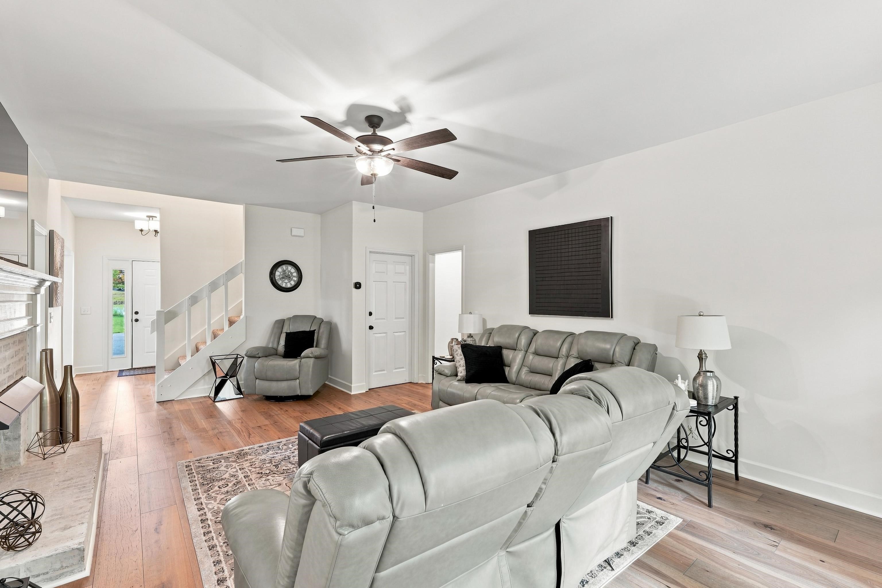 103 East Cv