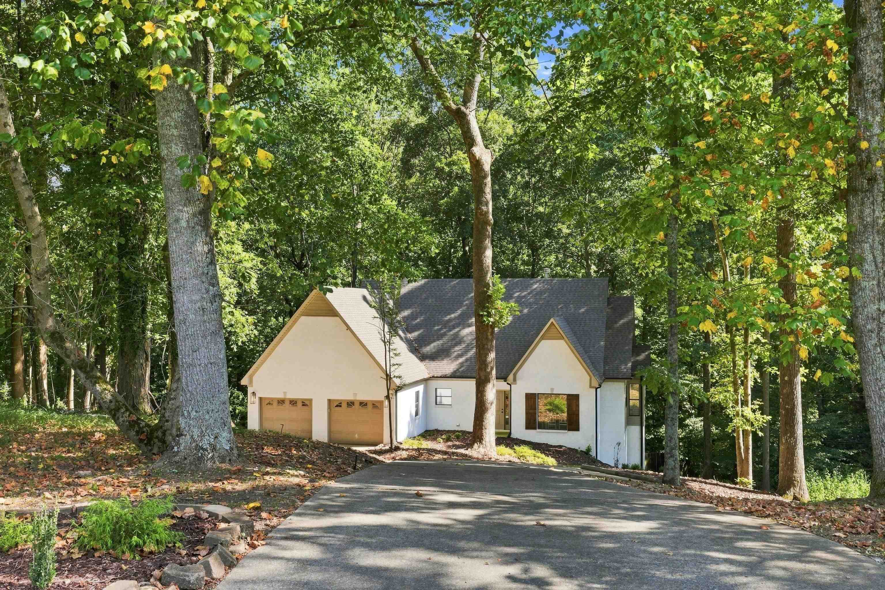 103 East Cv