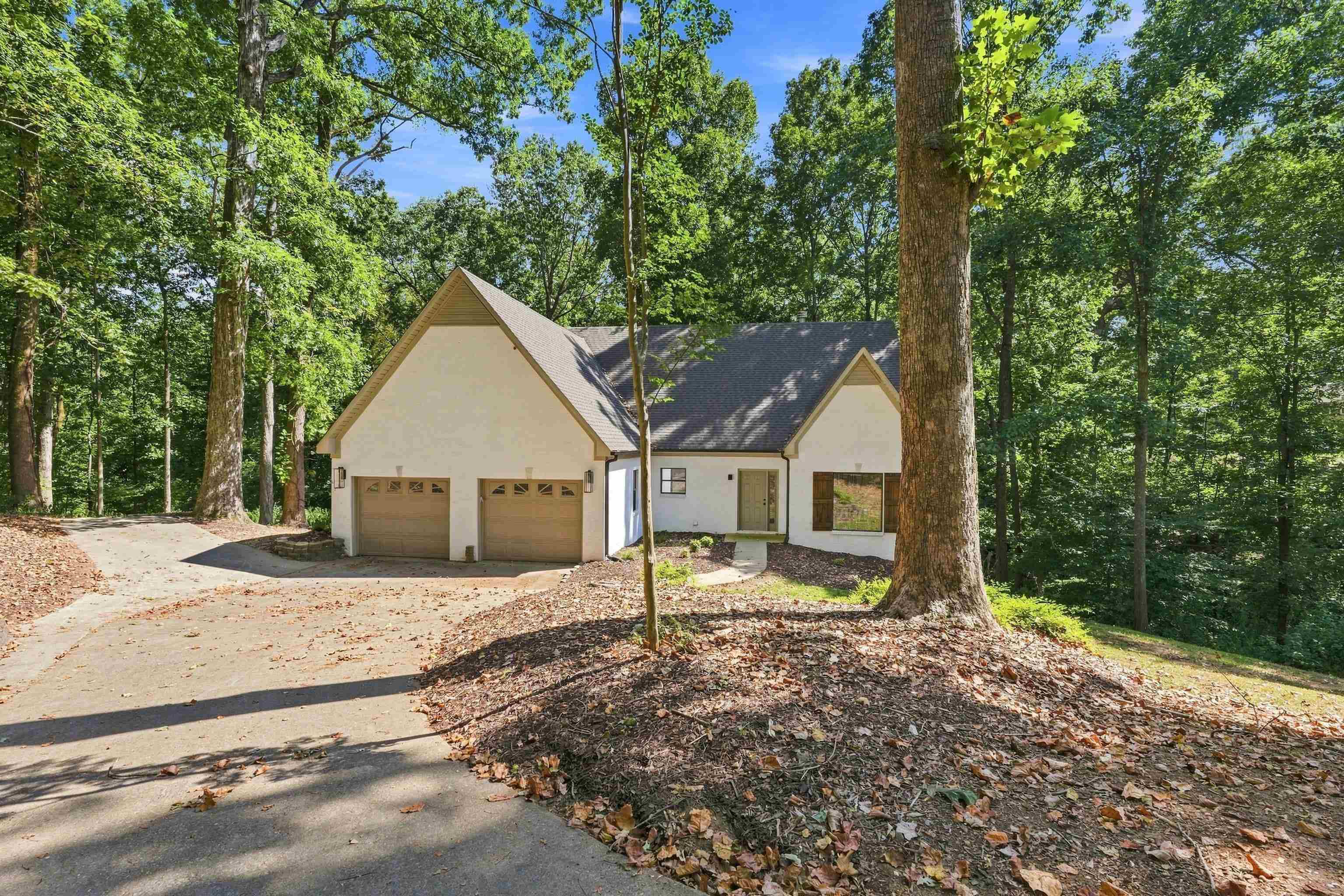 103 East Cv