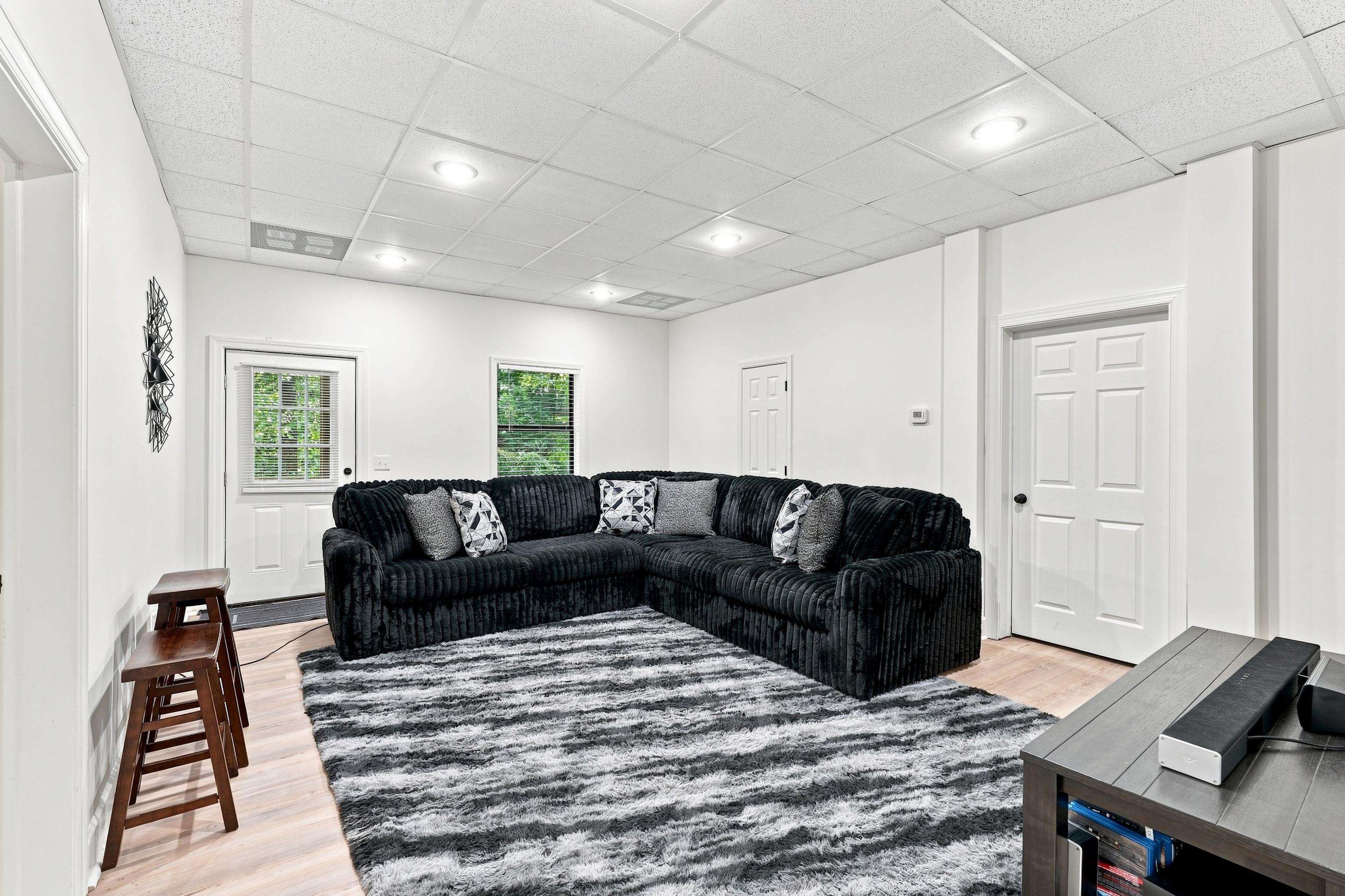 103 East Cv
