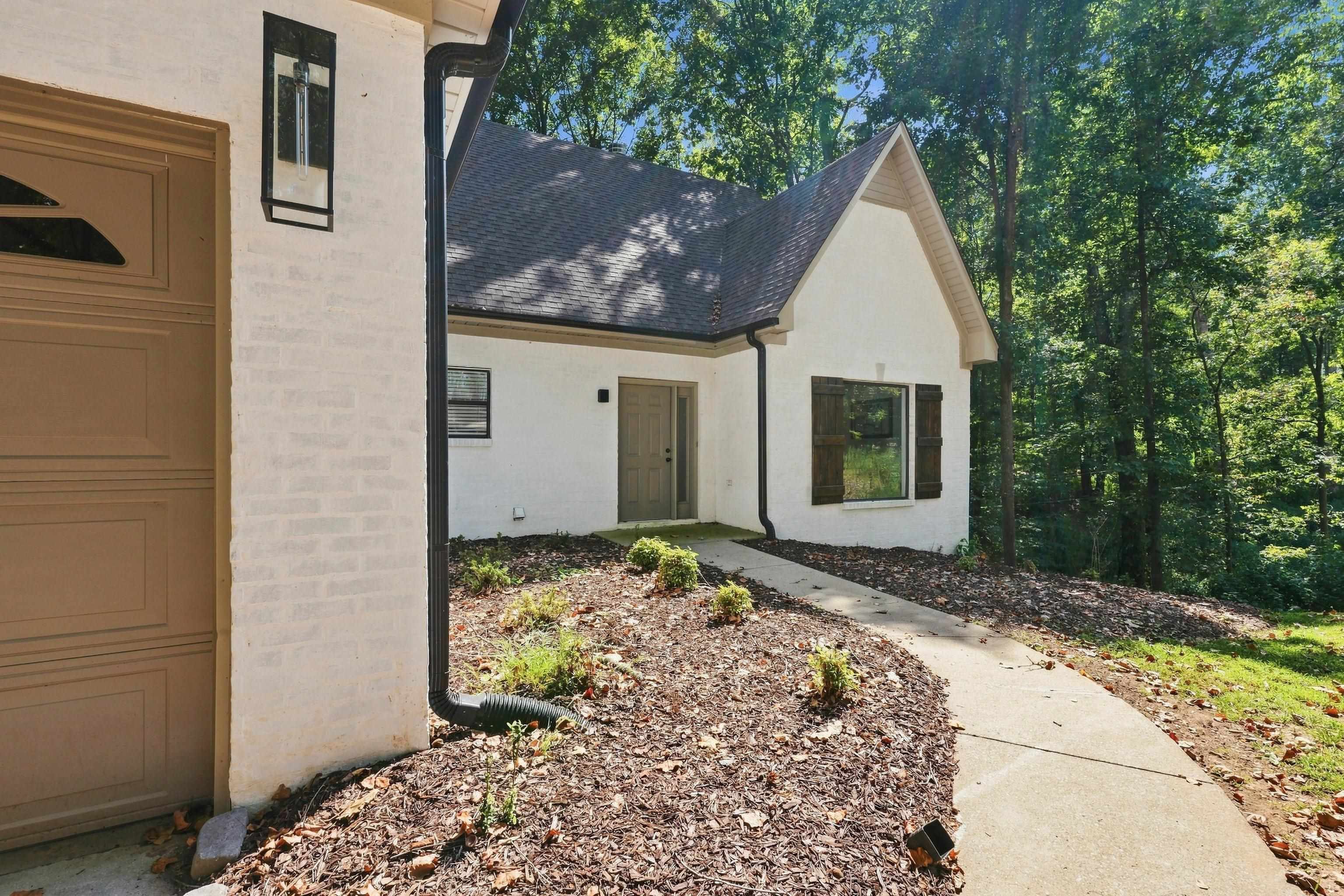 103 East Cv