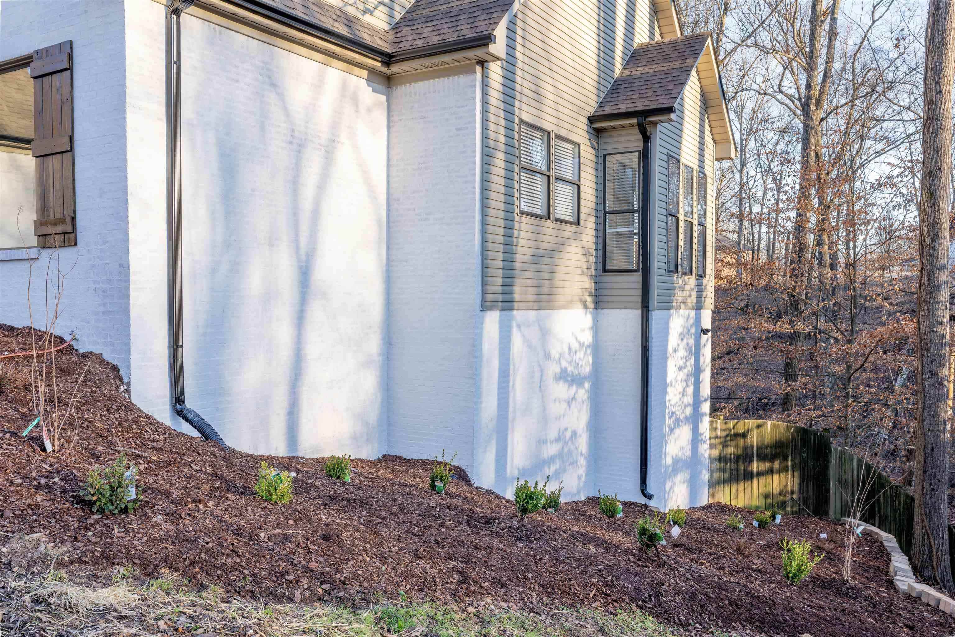 103 East Cv