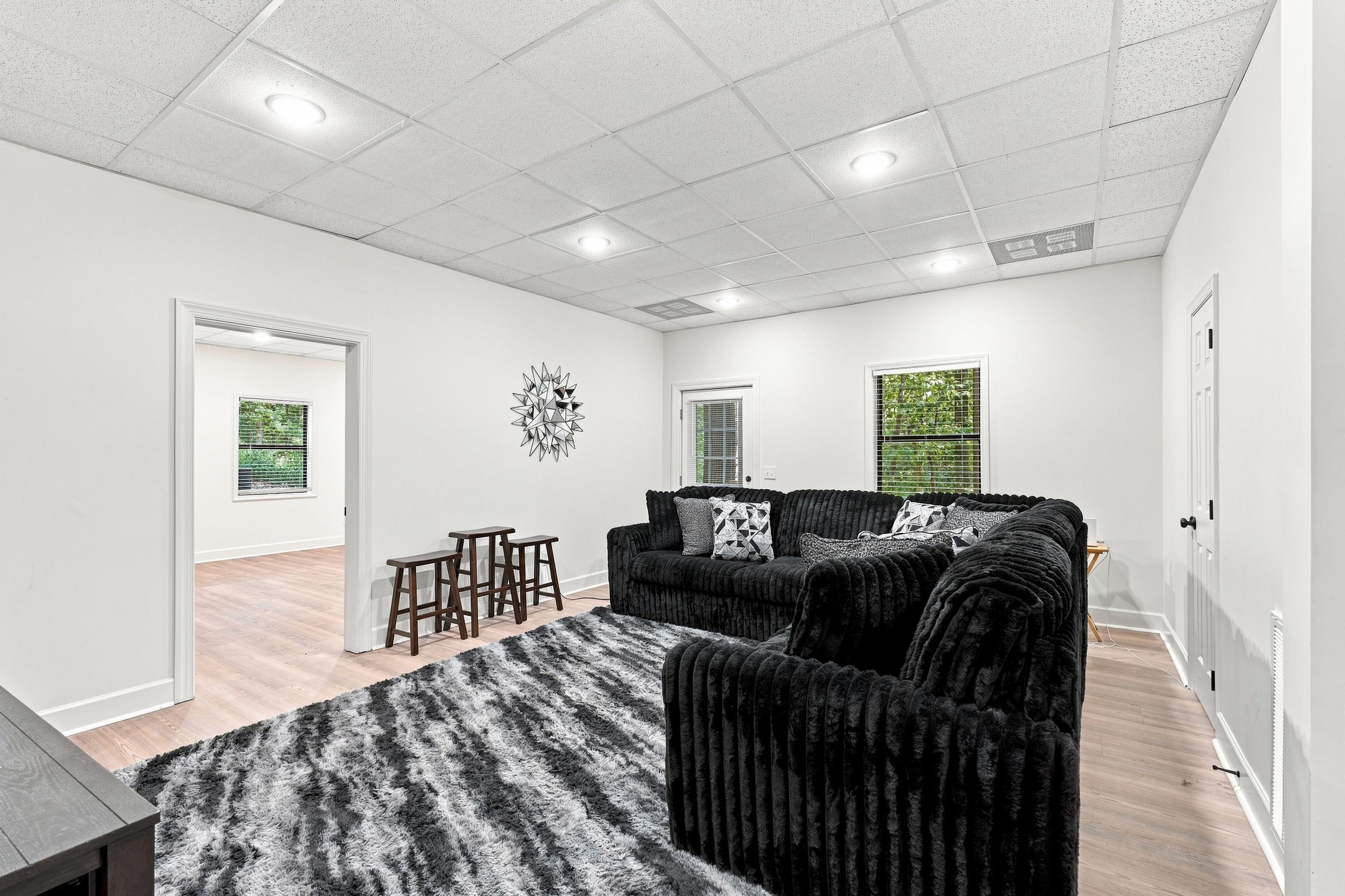 103 East Cv