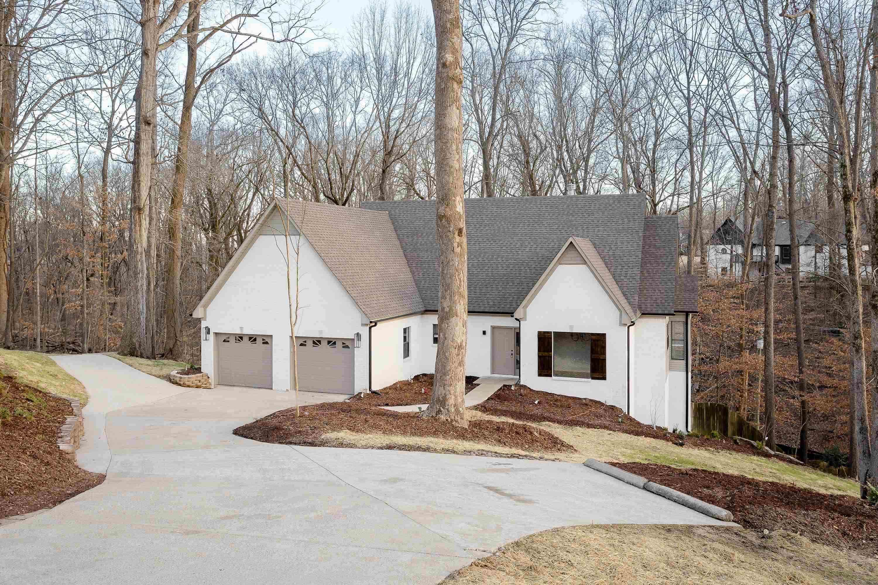 103 East Cv