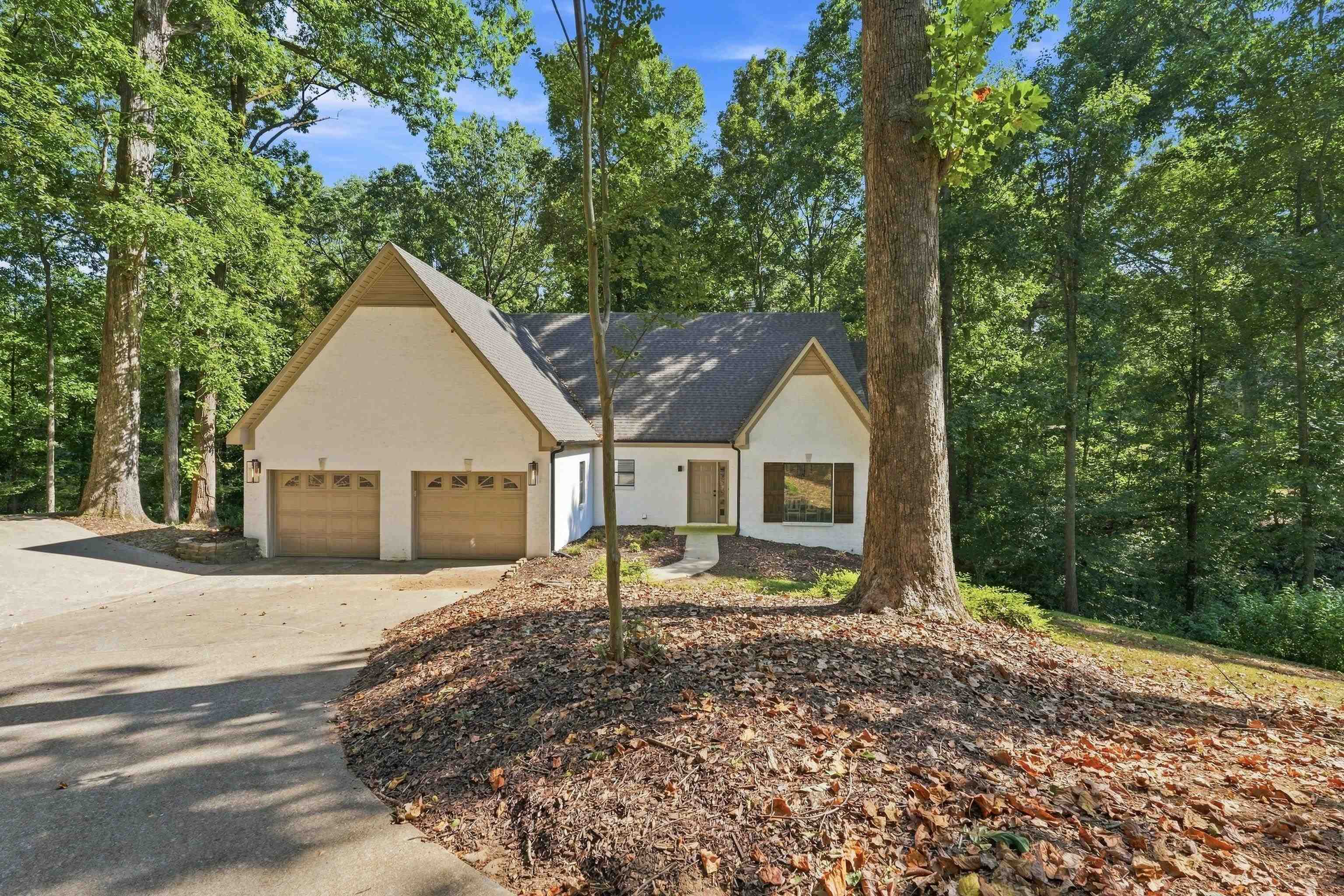 103 East Cv