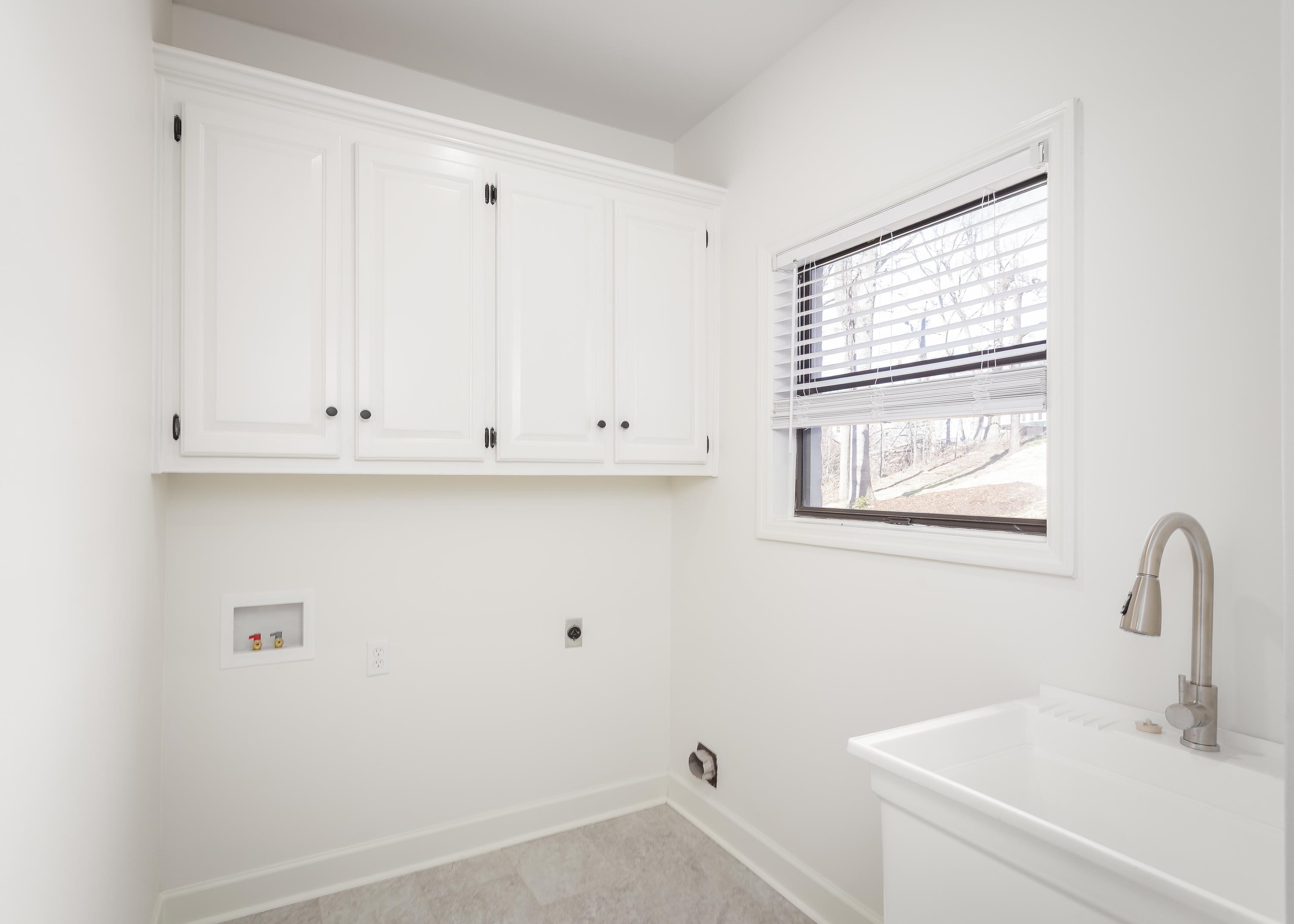 103 East Cv