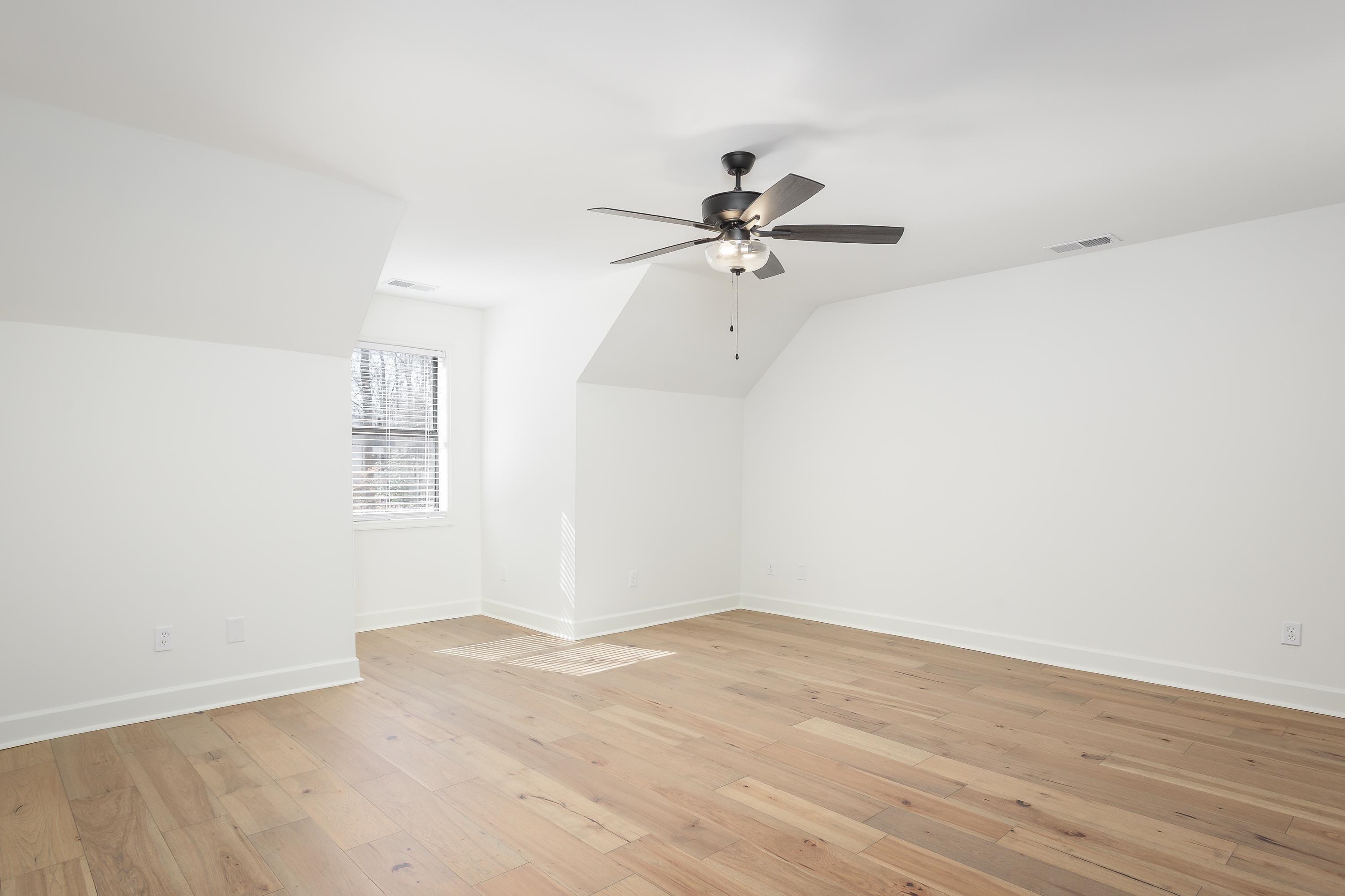 103 East Cv
