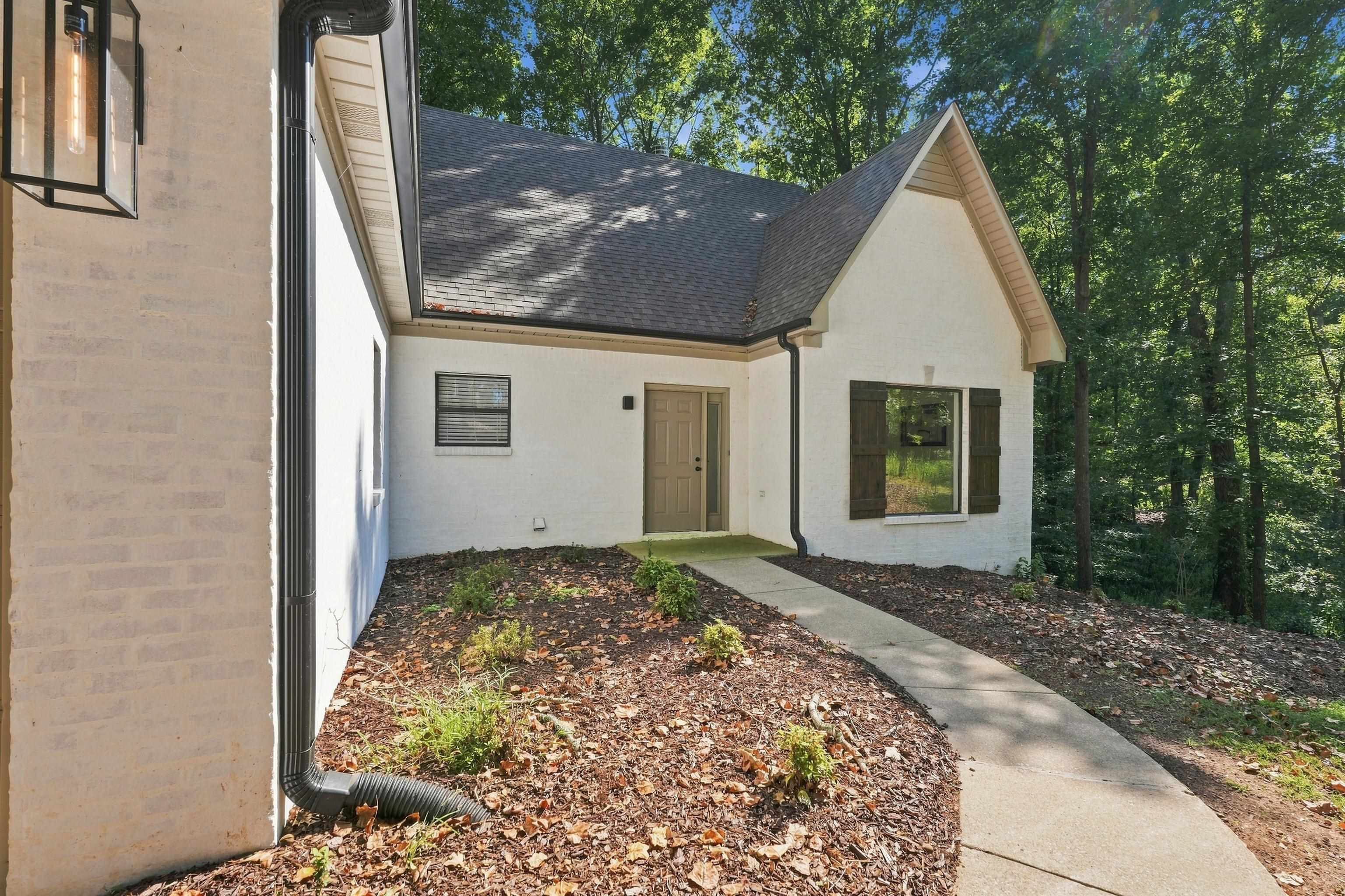 103 East Cv