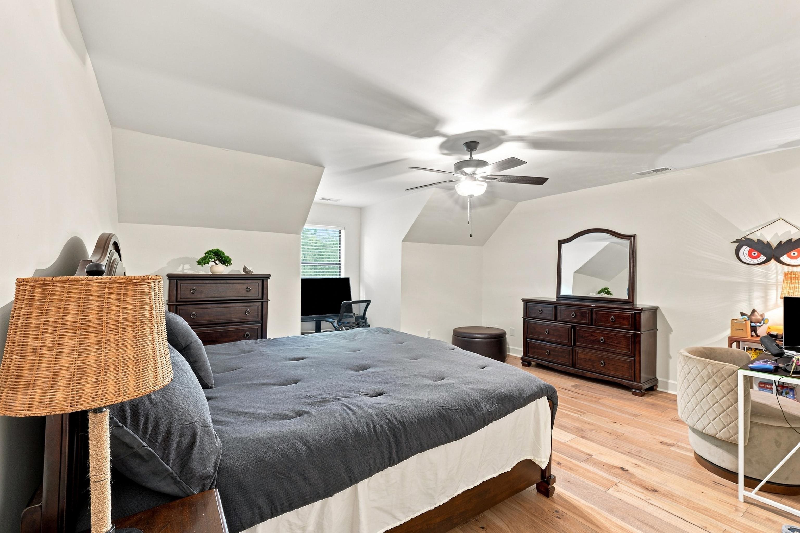 103 East Cv