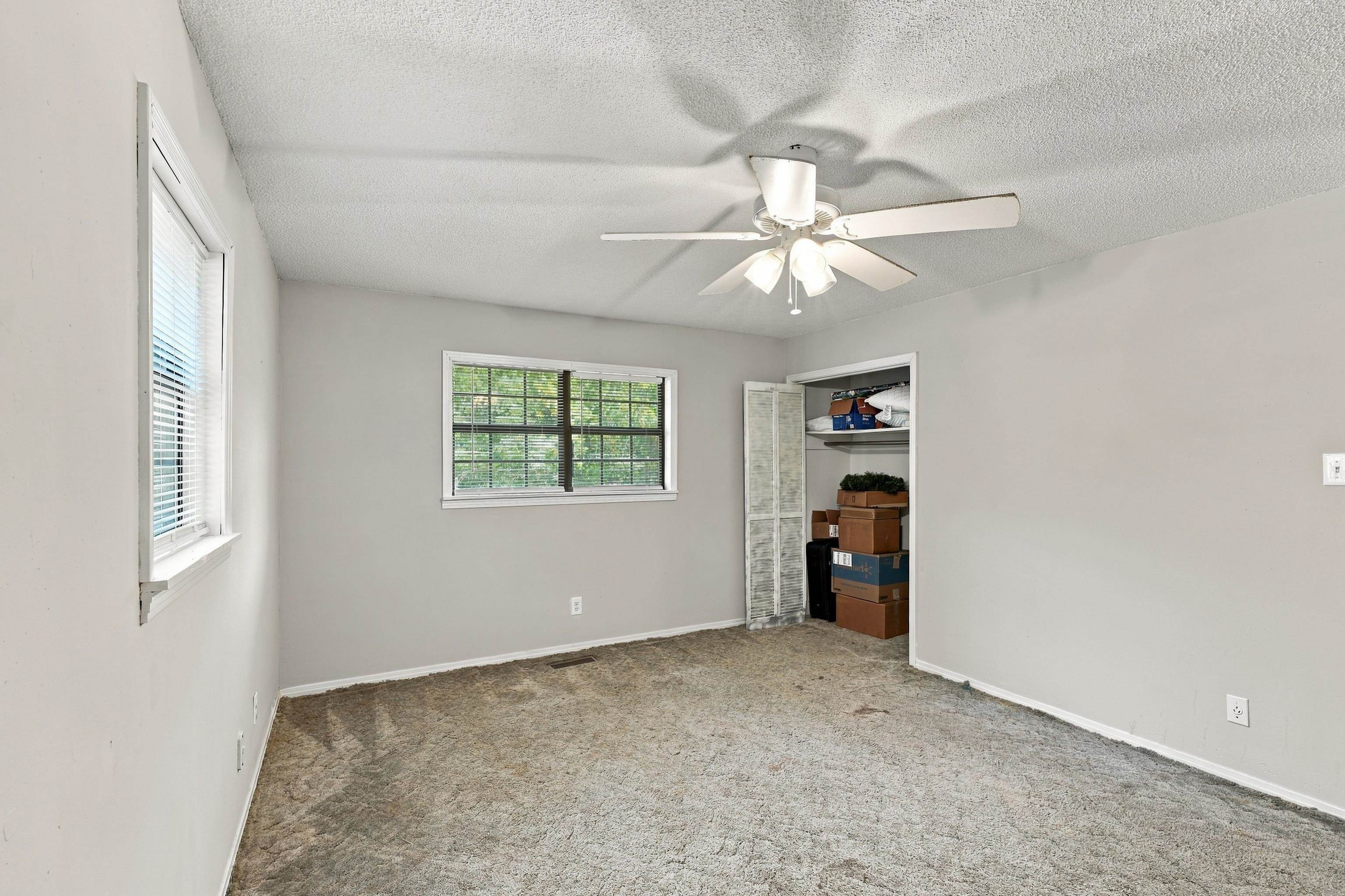 1015 Smokey Rd