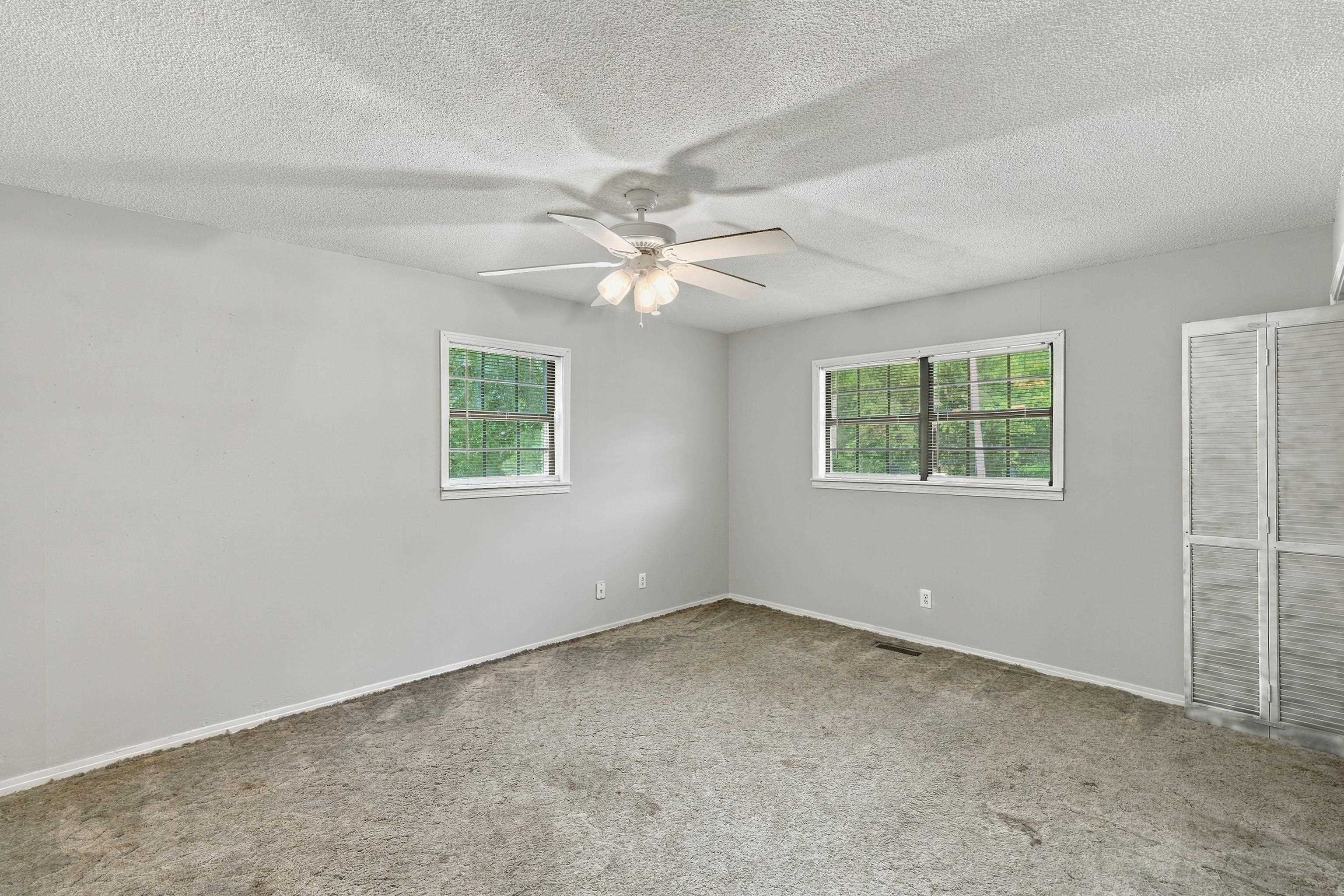 1015 Smokey Rd