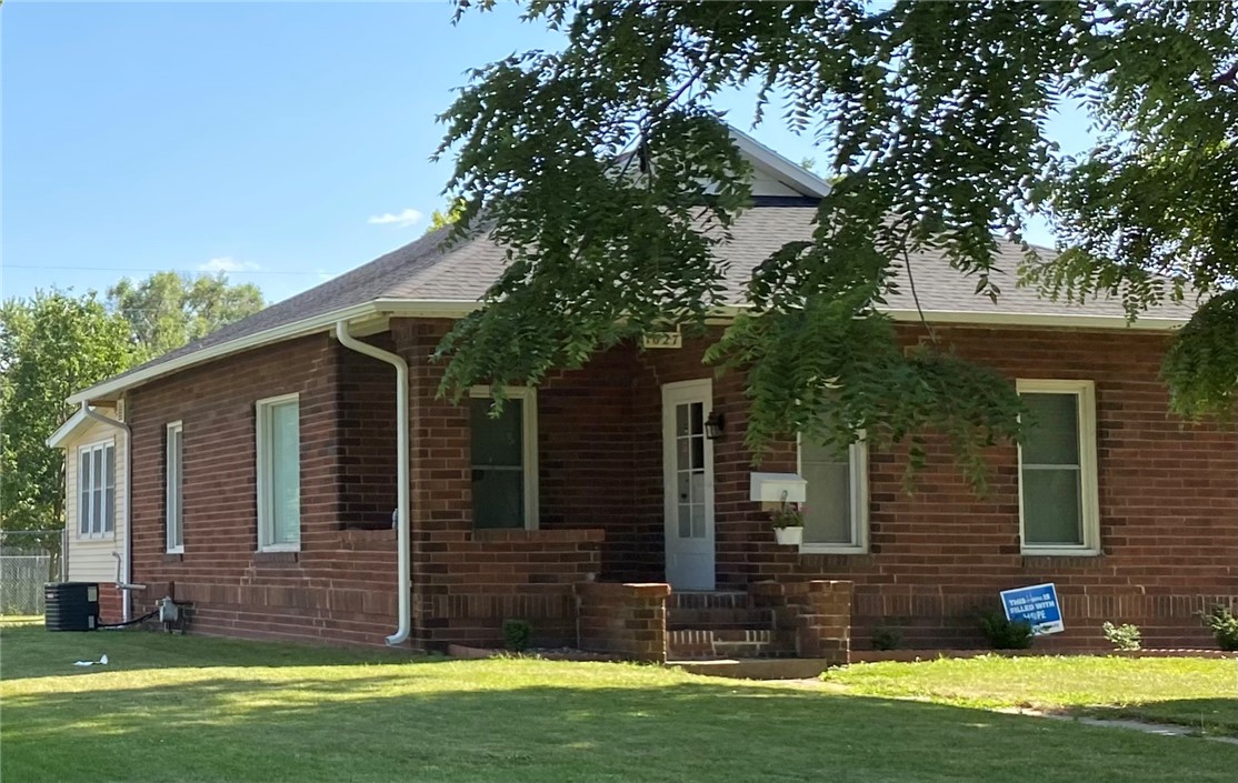 1627 Main Street