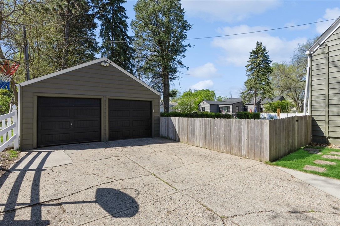 5404 Hickman Road