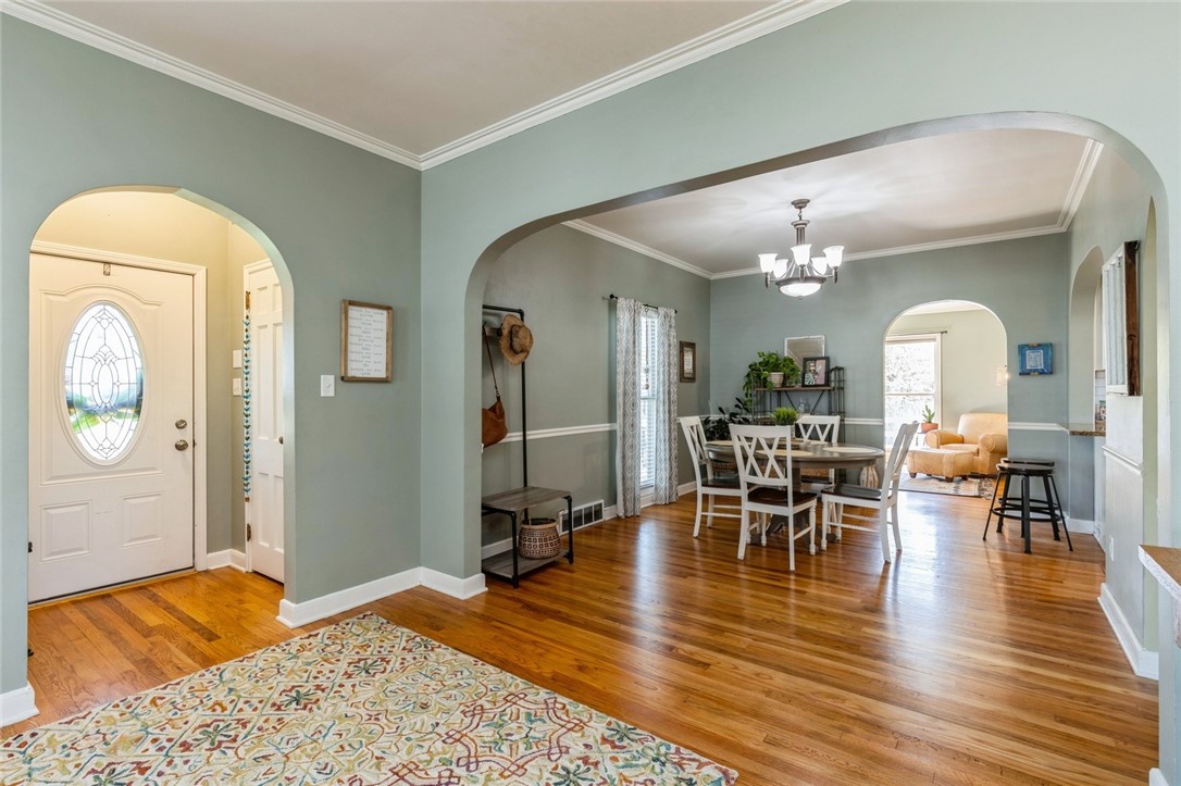 5404 Hickman Road
