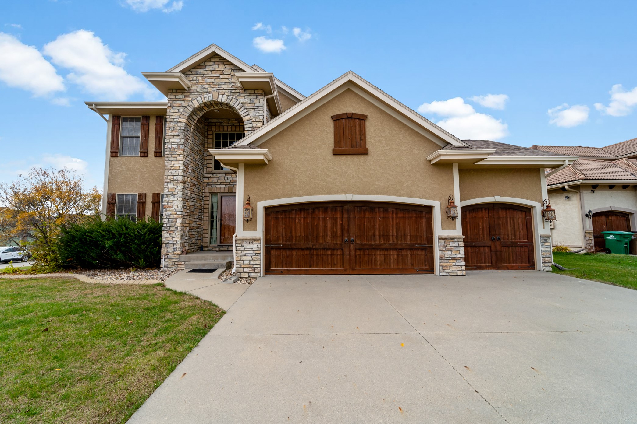 1738 Everwood Court SW