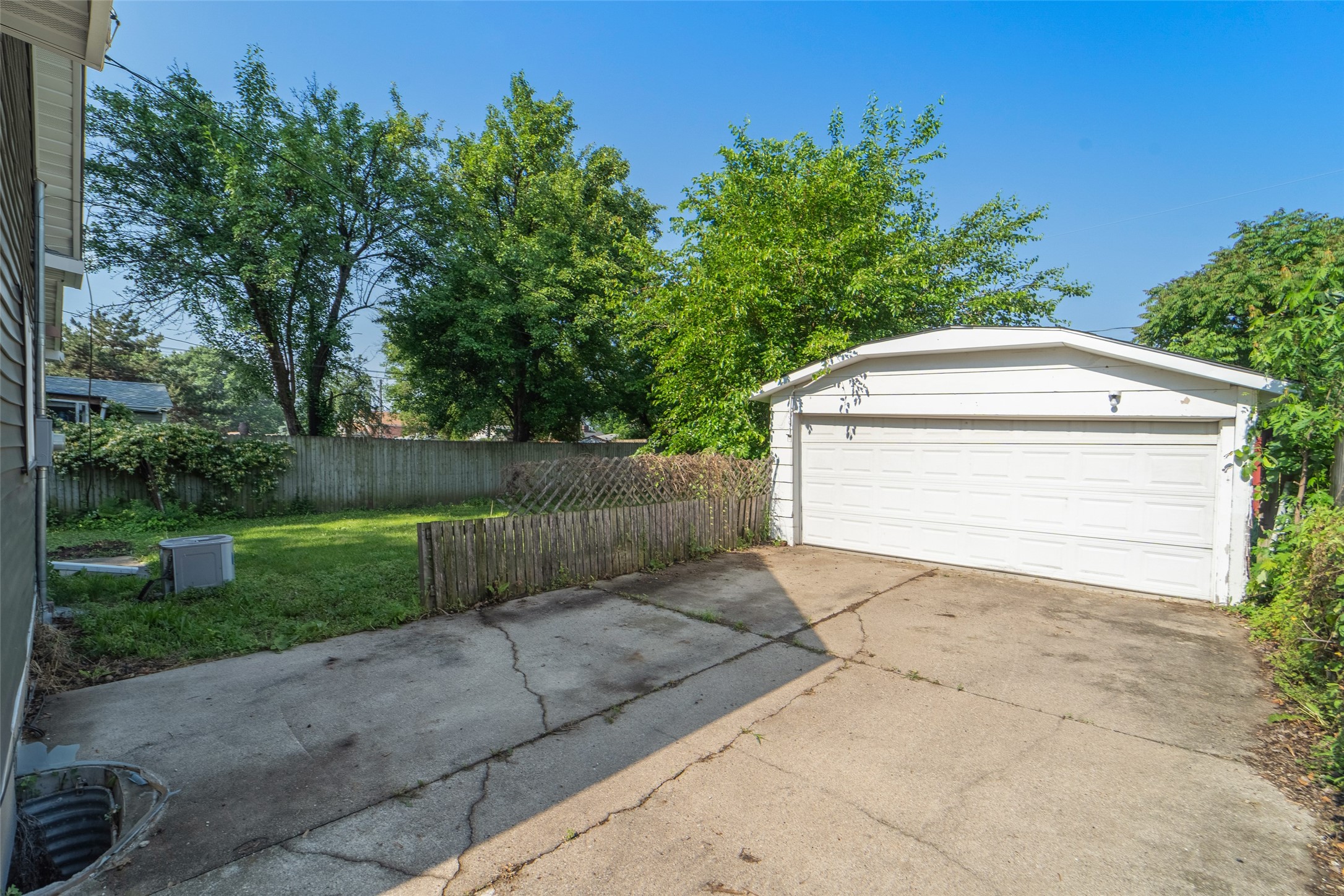 2336 E 13th Street