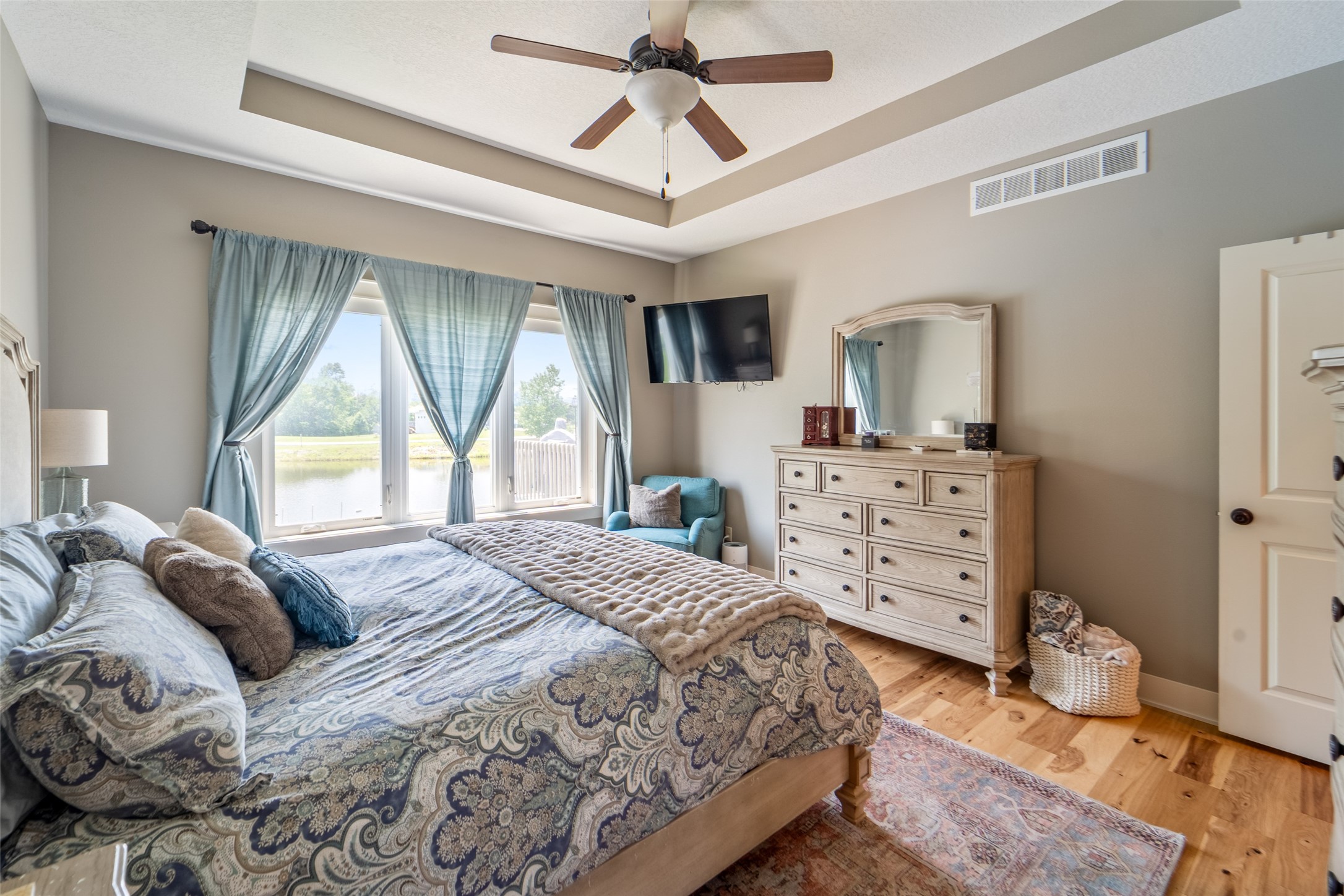 104 Lake Shore Drive