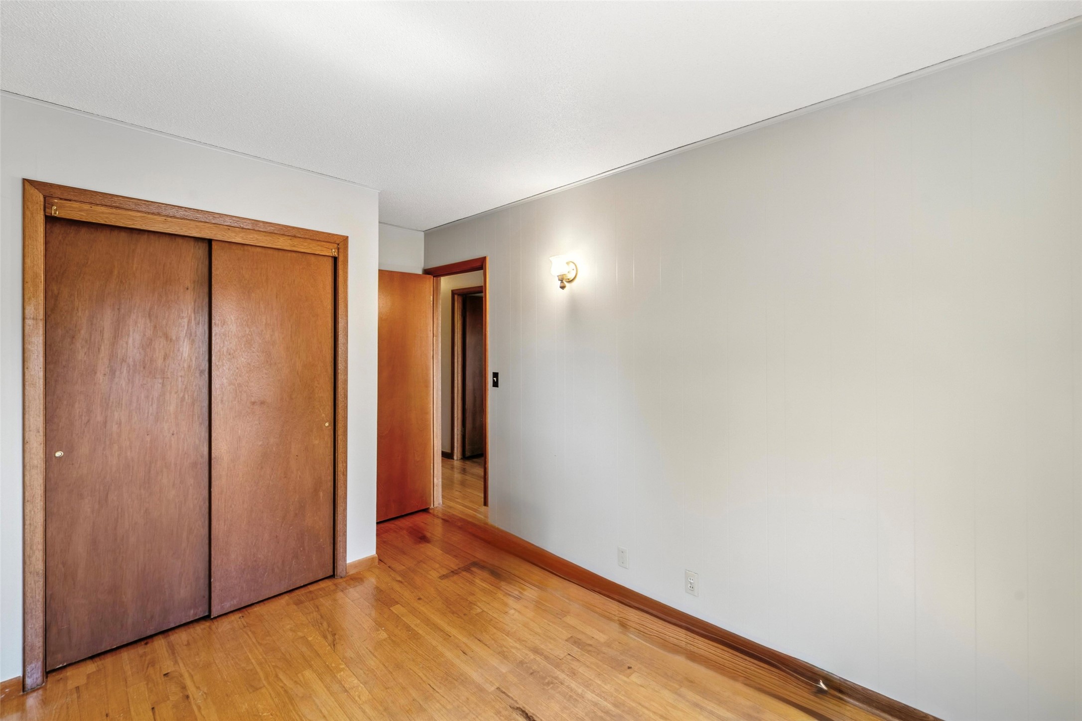 1404 Nile Kinnick Drive S