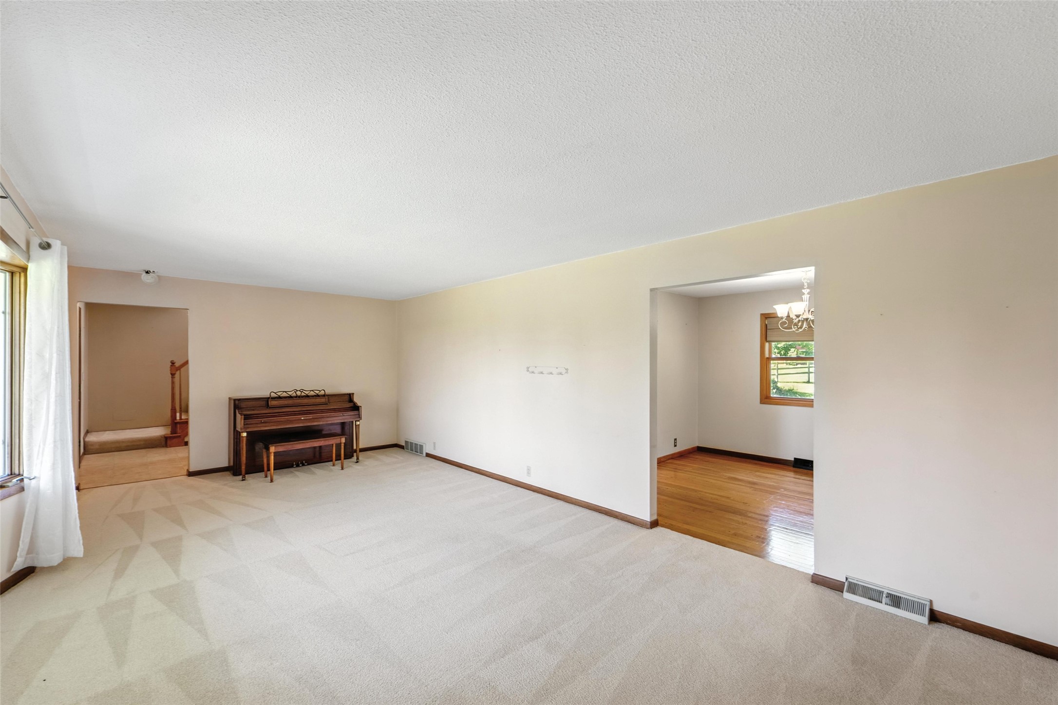 1404 Nile Kinnick Drive S