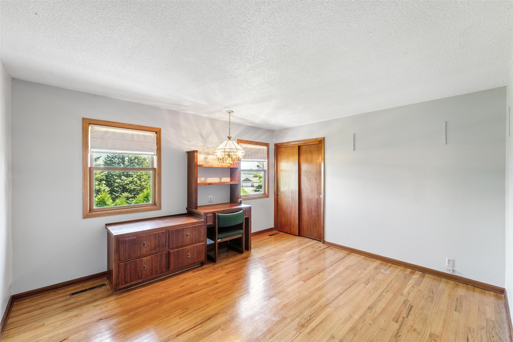 1404 Nile Kinnick Drive S