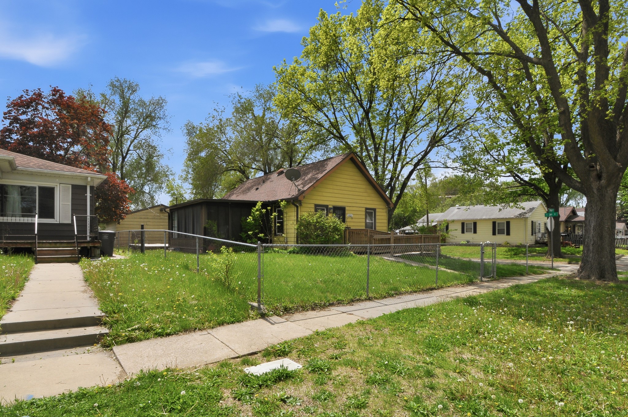 2401 Maple Street