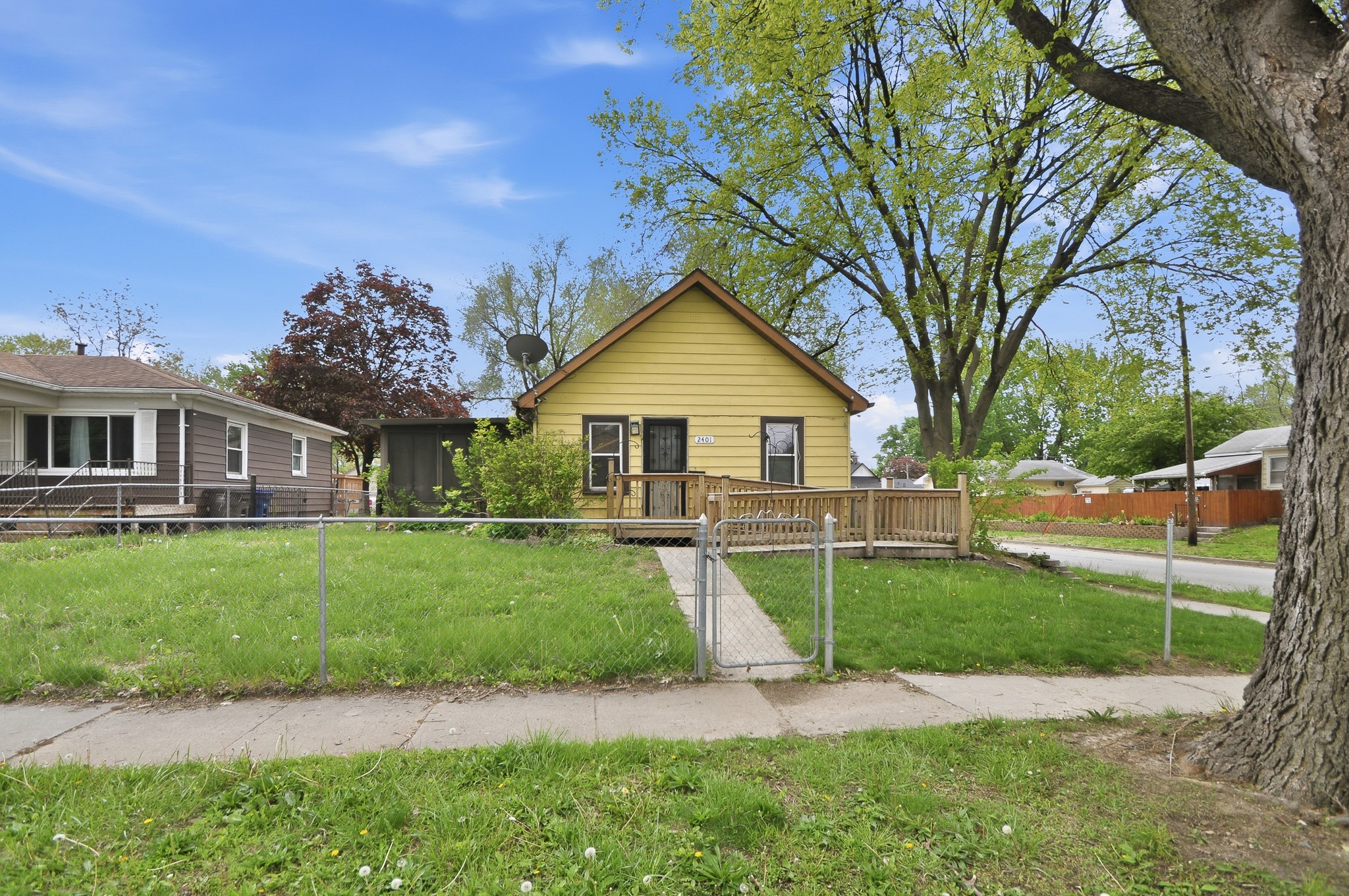 2401 Maple Street