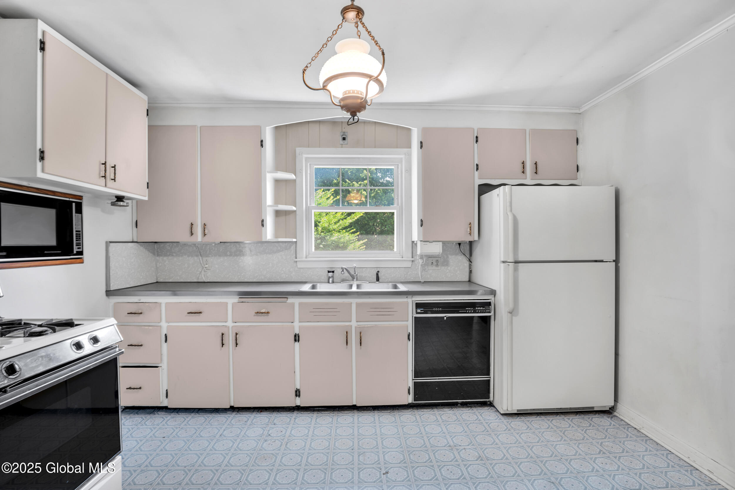 13 Collamer Drive