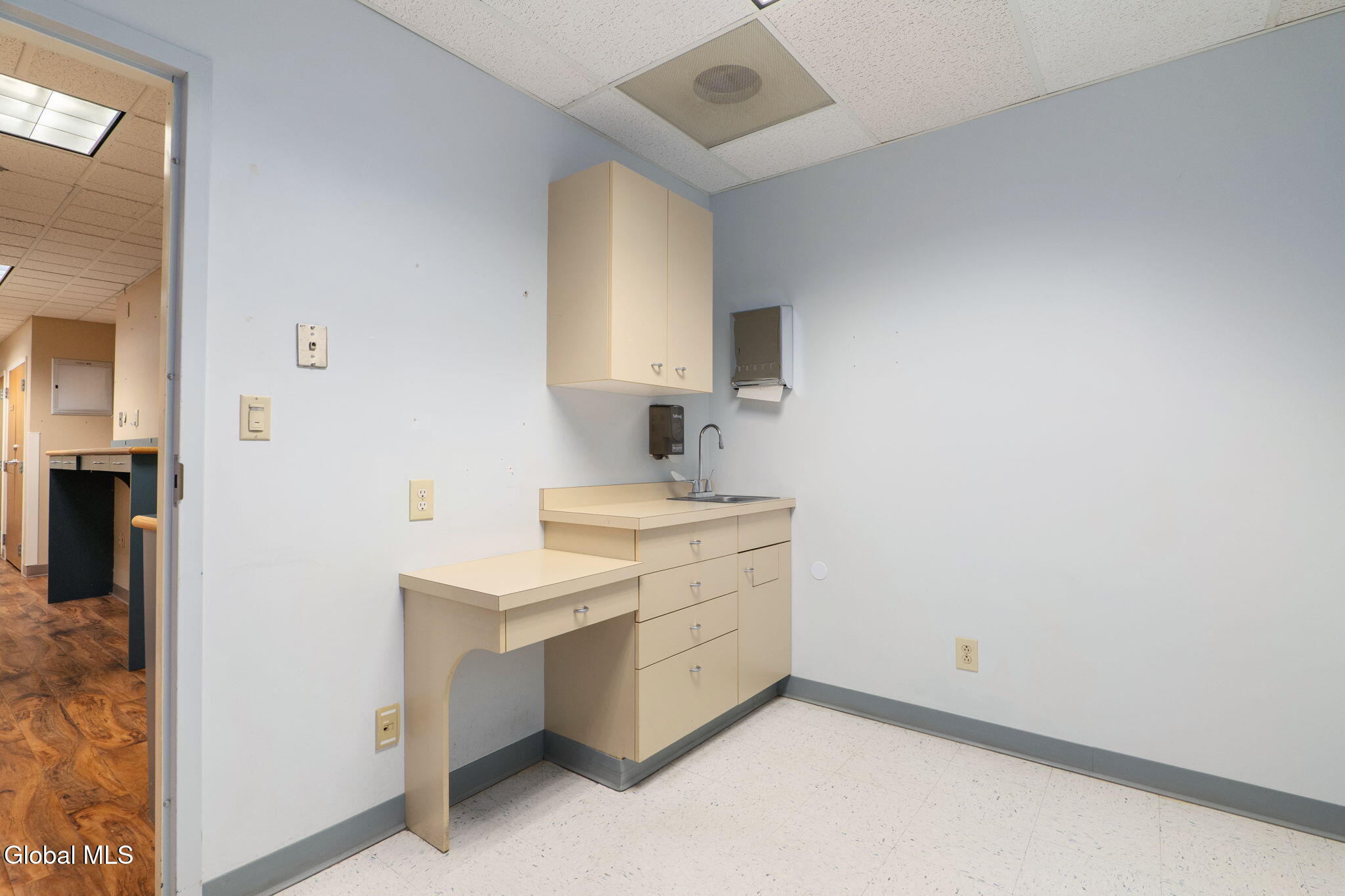 1201 Nott Street, Suite 102