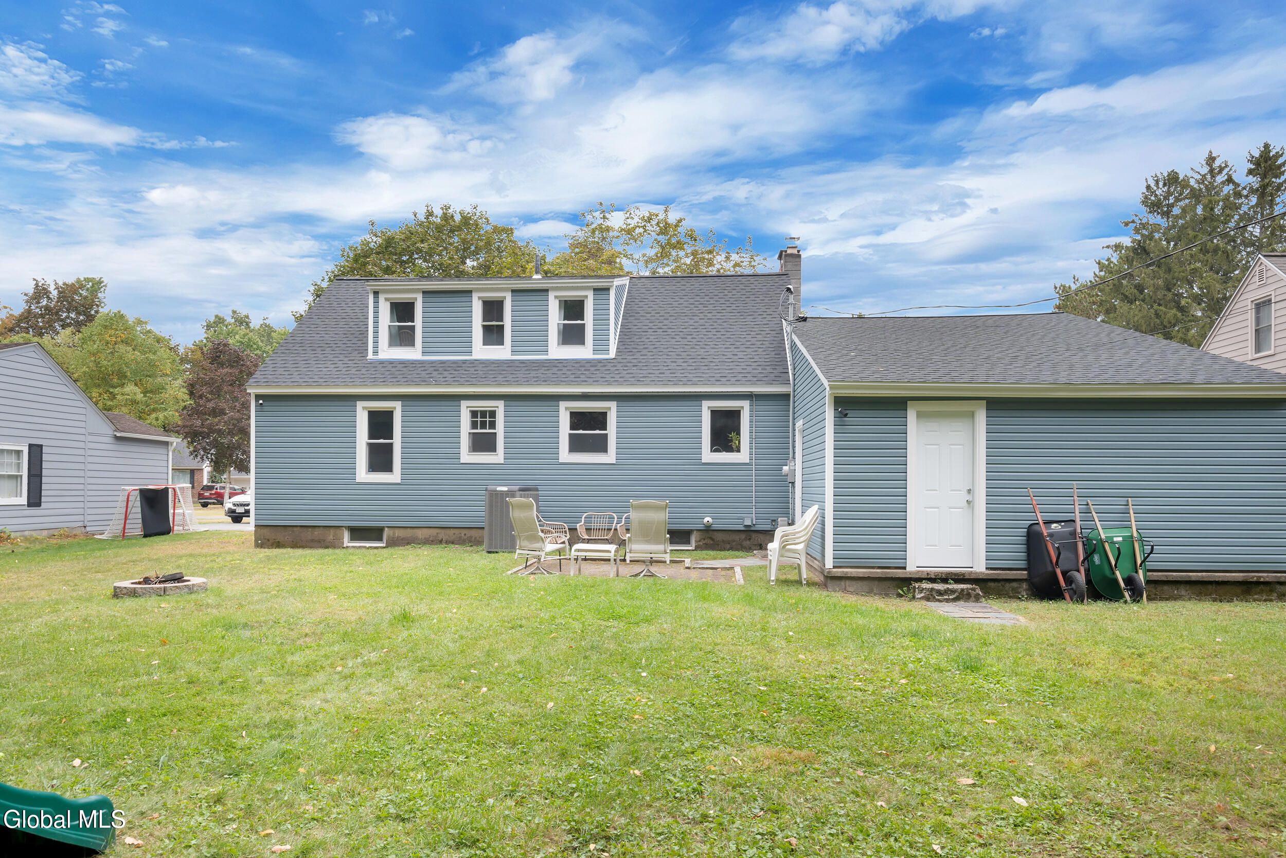 7 Willow Lane