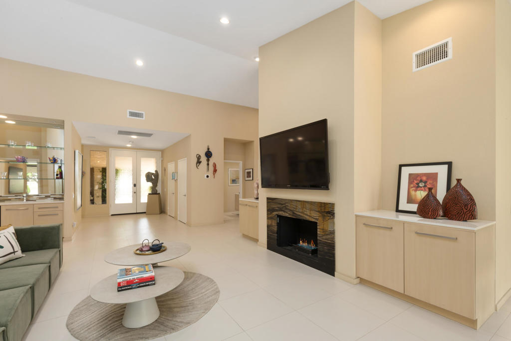 44847 Oro Grande Circle