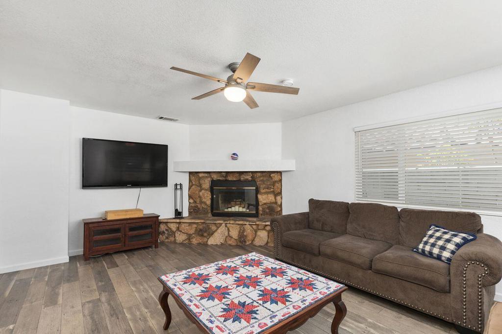 52711 Avenida Martinez