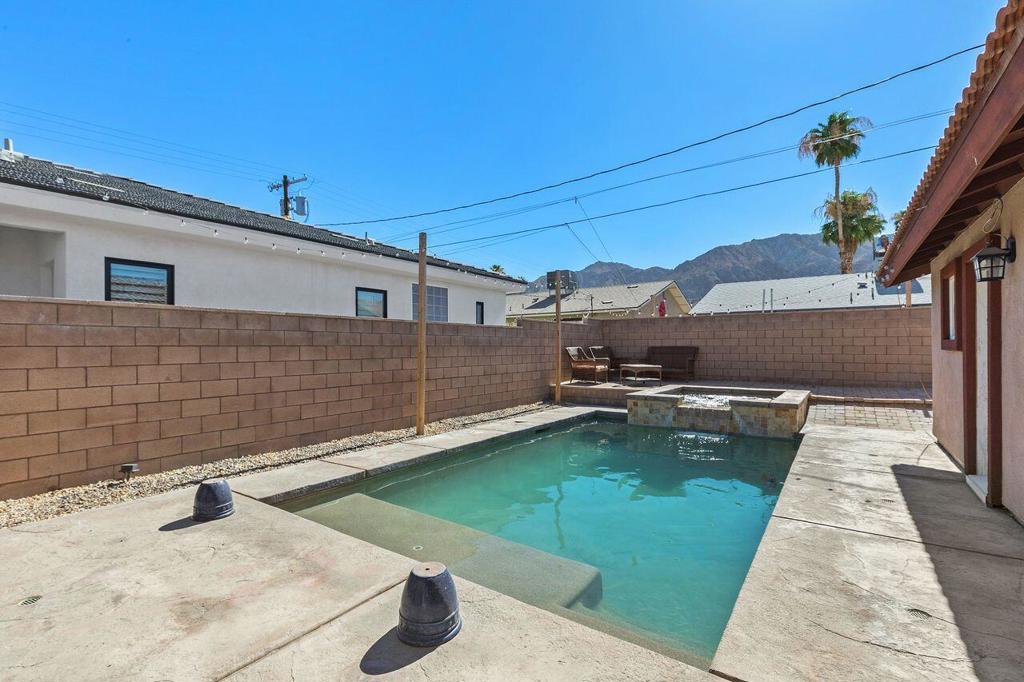 52711 Avenida Martinez