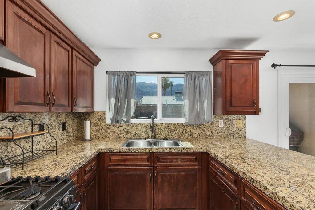 52711 Avenida Martinez