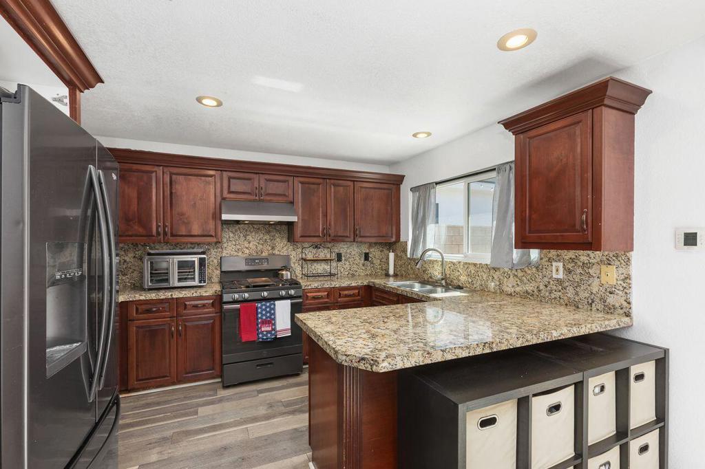 52711 Avenida Martinez