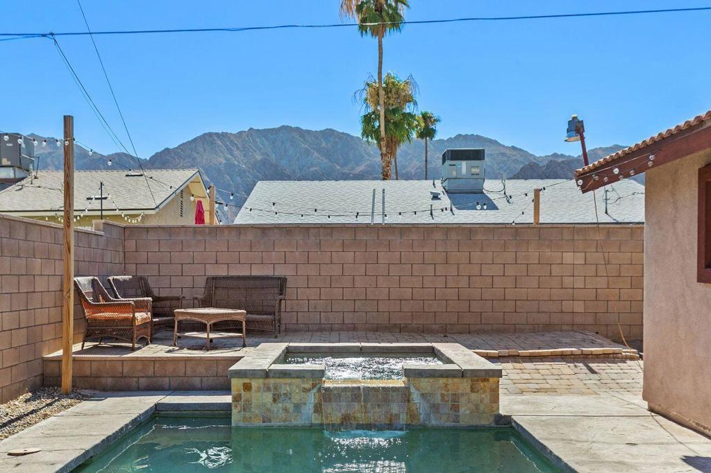 52711 Avenida Martinez