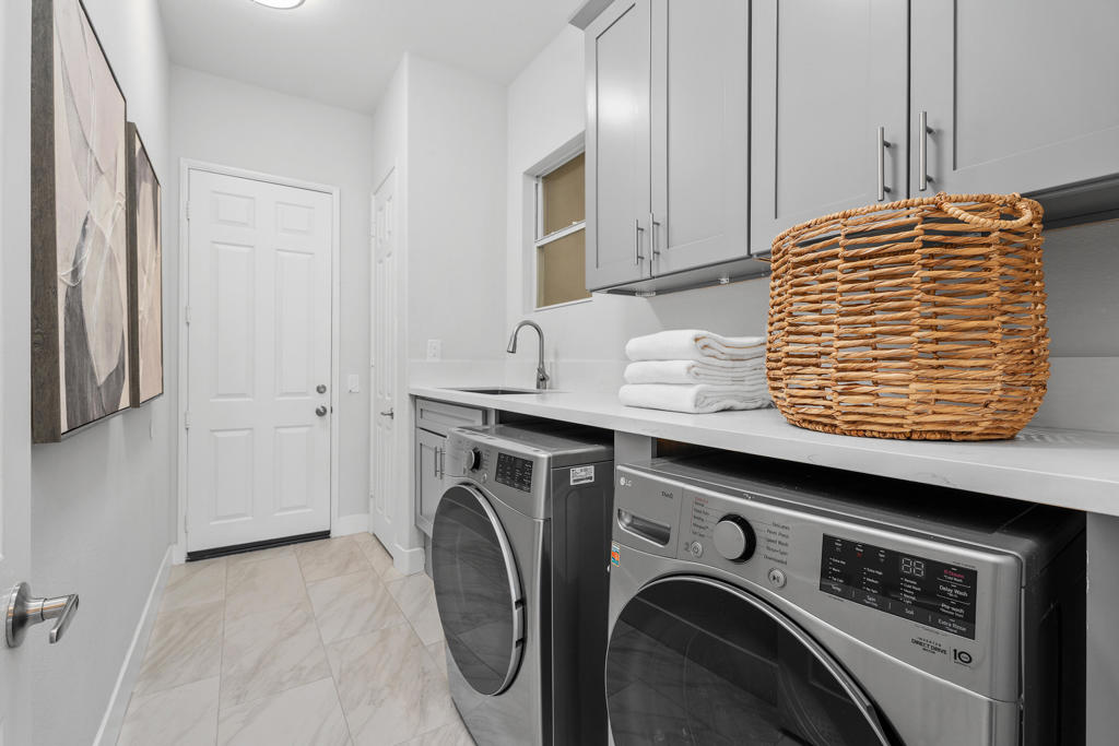 69467 Calle Raphael