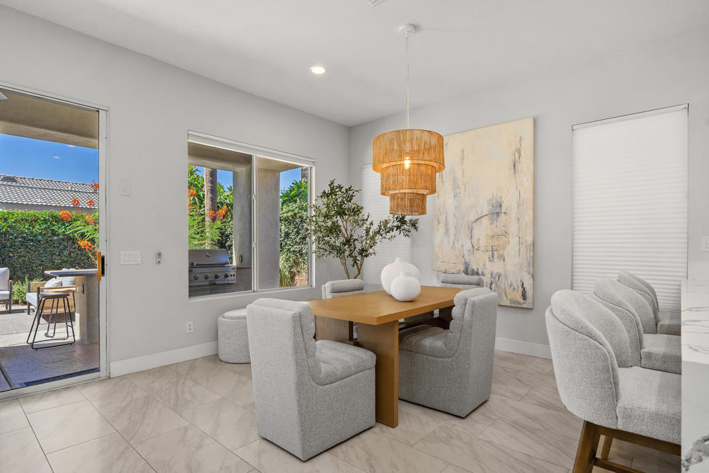 69467 Calle Raphael